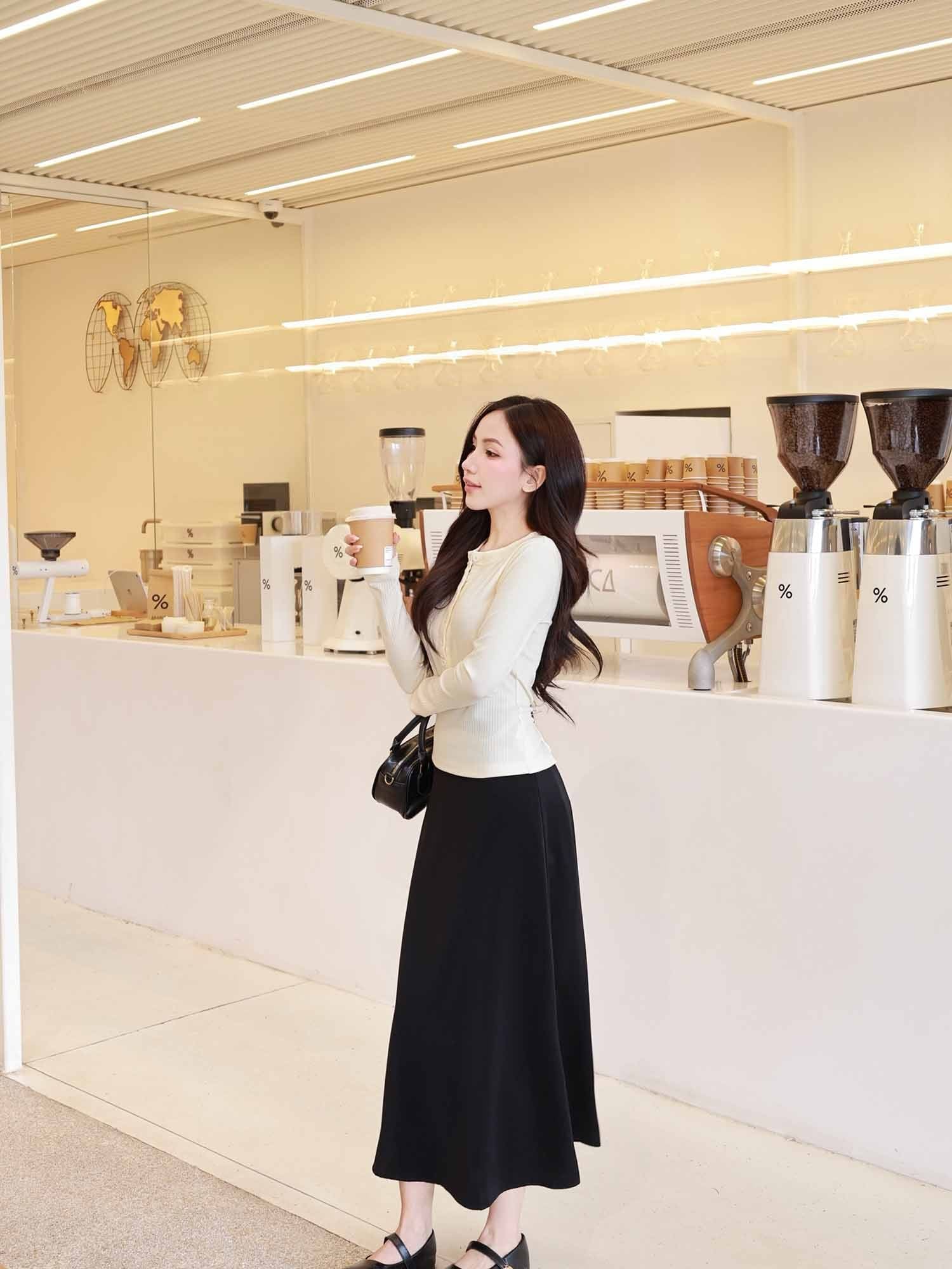  Áo thun tay dài cổ tròn gài nút 