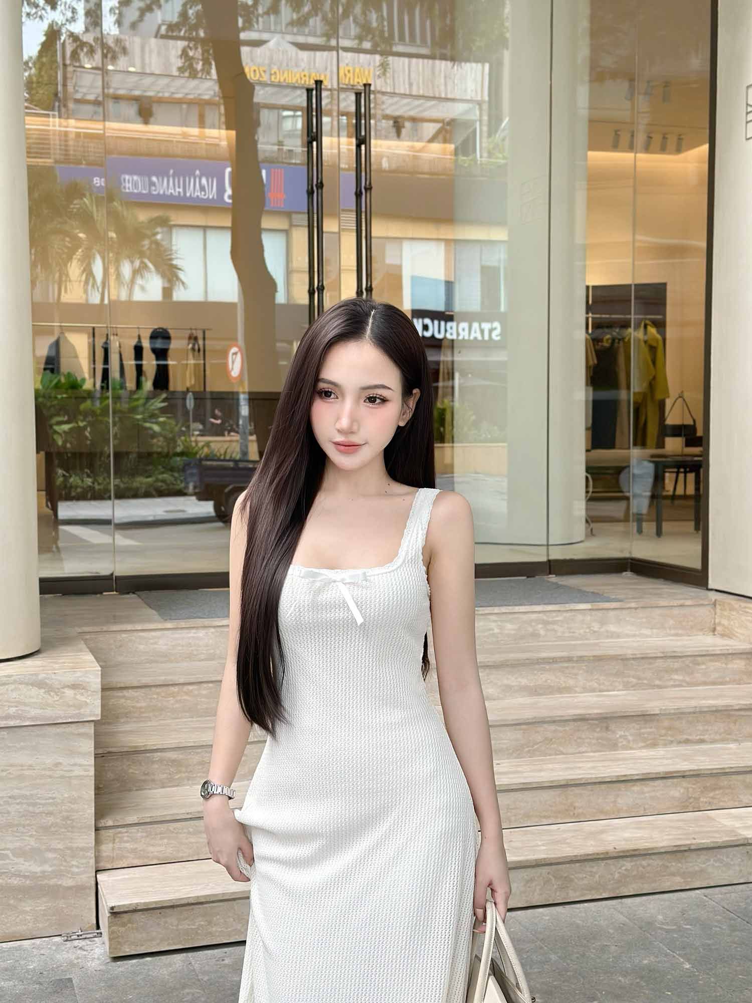  Đầm midi thun dệt kim sát nách cổ U 