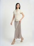  Áo linen chiết eo phối nơ cổ 