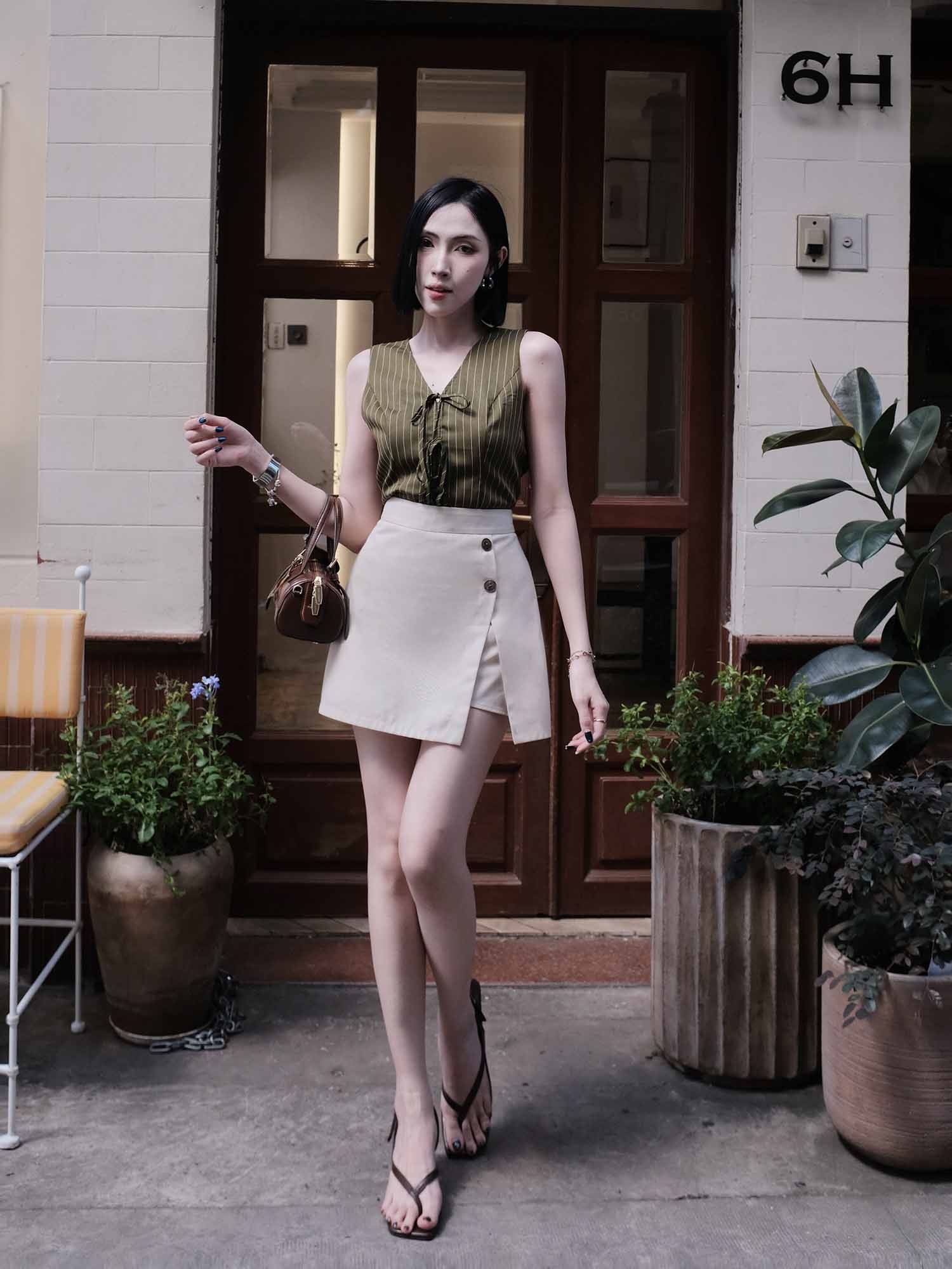 Chân váy mini skort xẻ tà