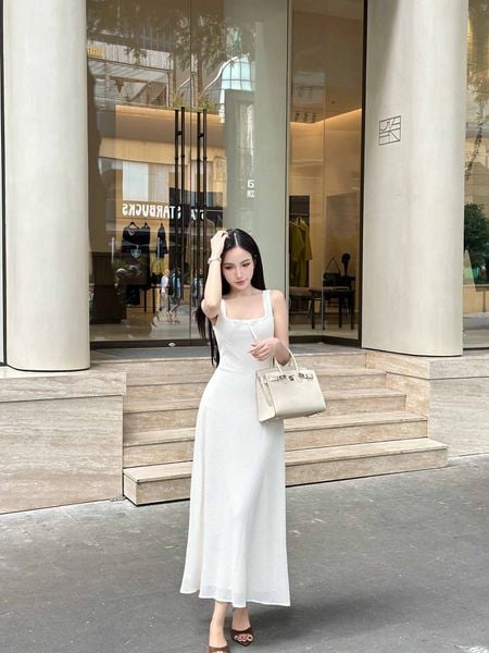  Đầm midi thun dệt kim sát nách cổ U 