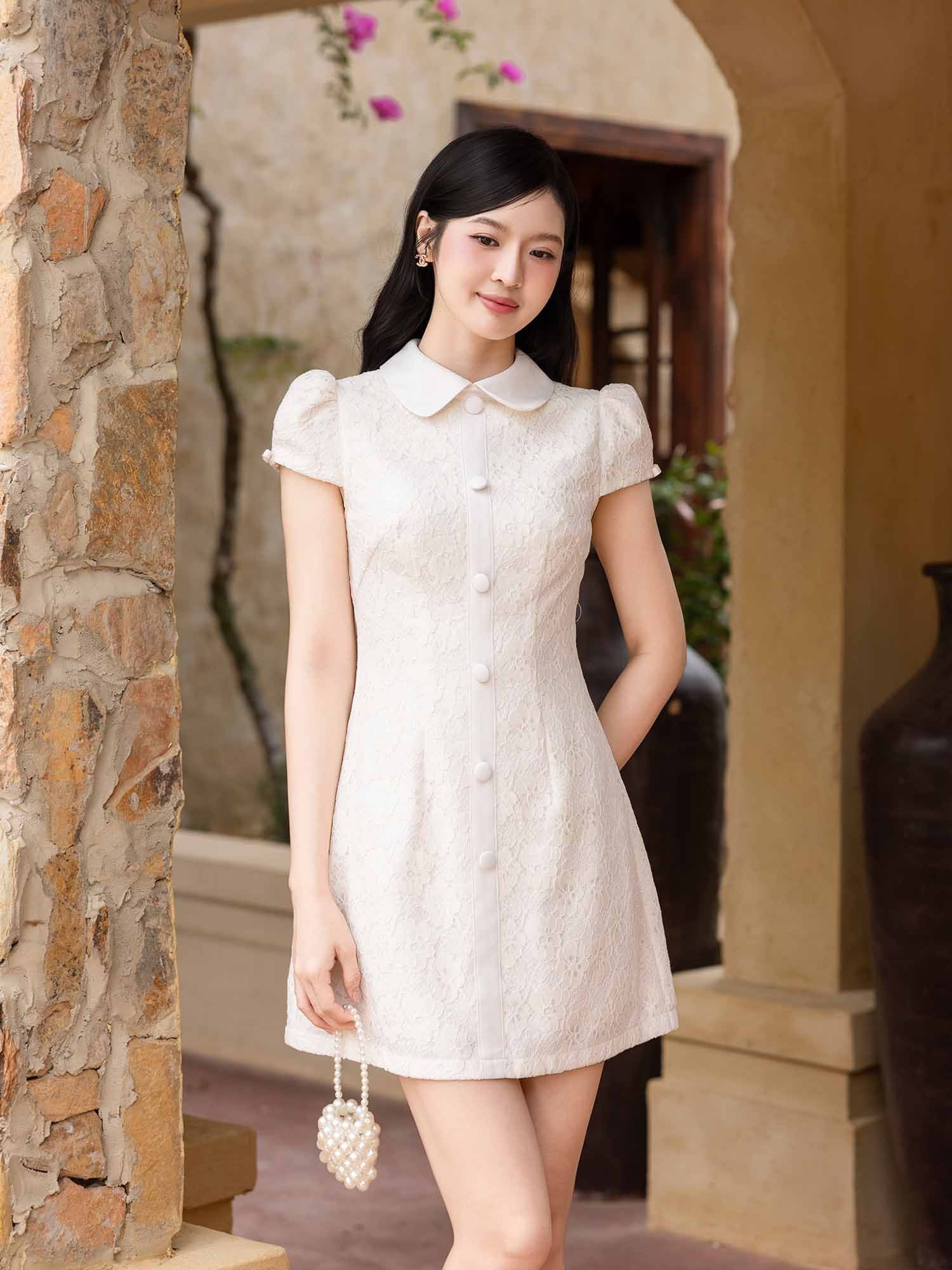  Đầm mini ren hoa cổ lá sen 