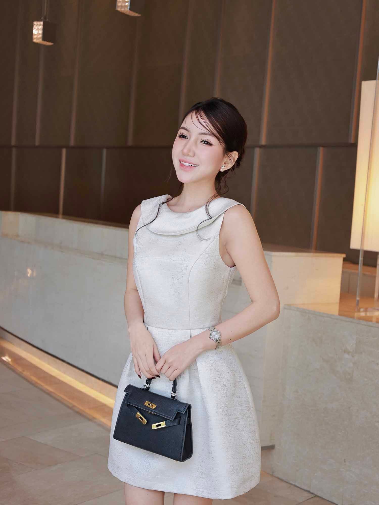  Đầm mini Tapta vân gỗ 