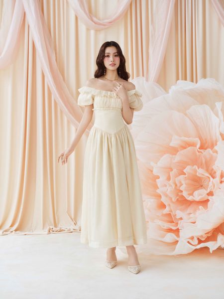  Đầm midi trễ vai phối bèo có tay 