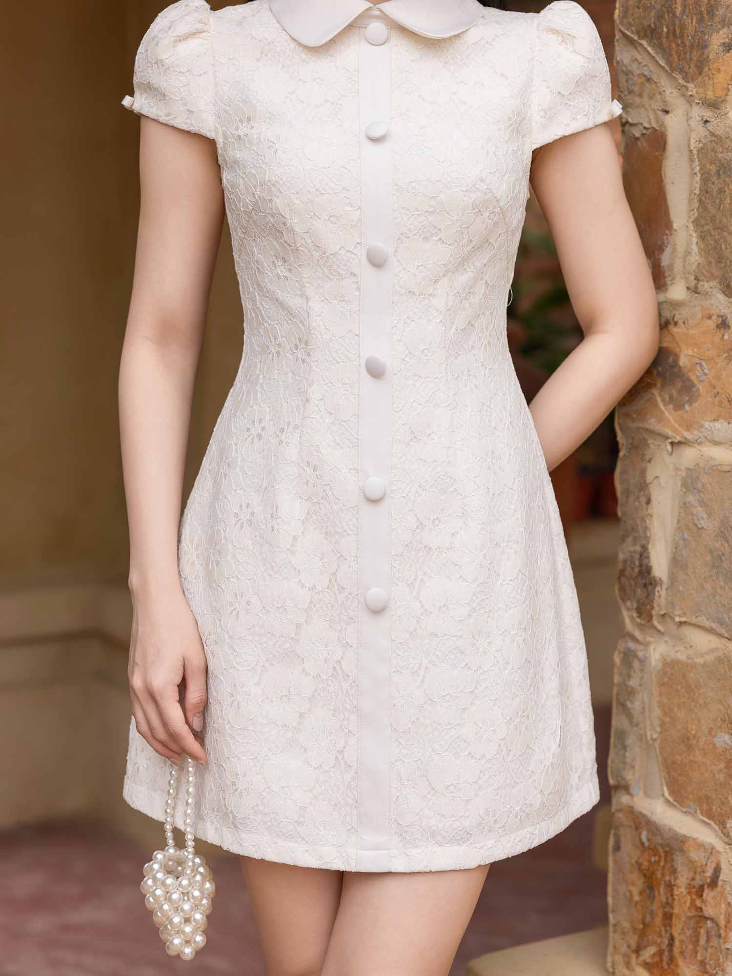 Đầm mini ren hoa cổ lá sen