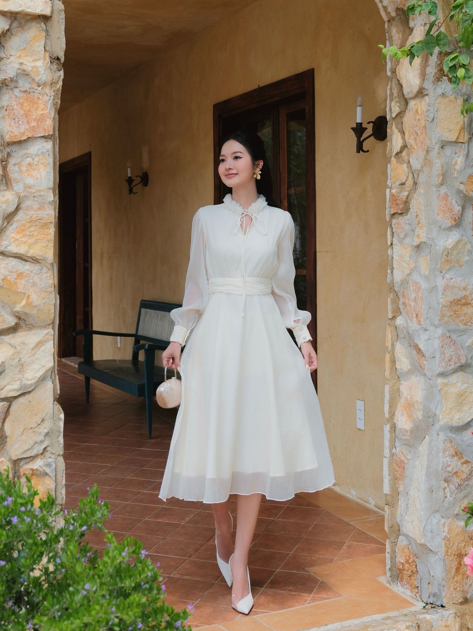  Đầm midi tay dài cổ hoa voan thắt nơ 