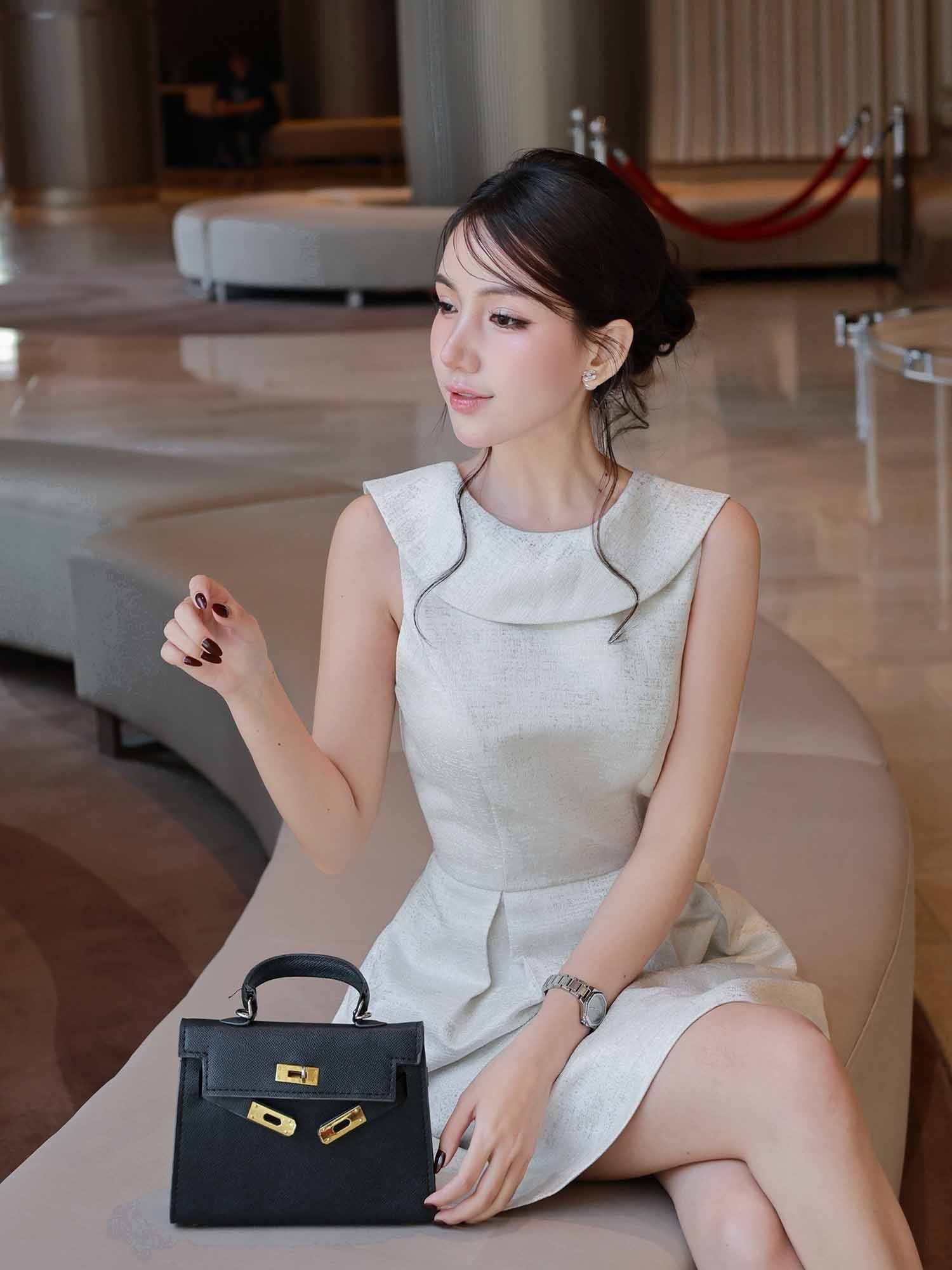  Đầm mini Tapta vân gỗ 