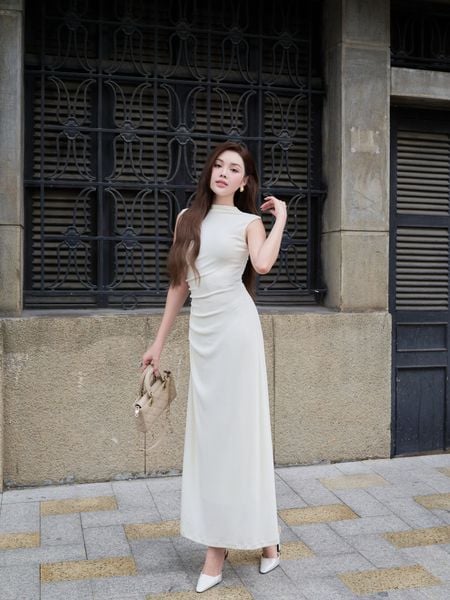  Đầm dài sát nách nhún sườn cách điệu 
