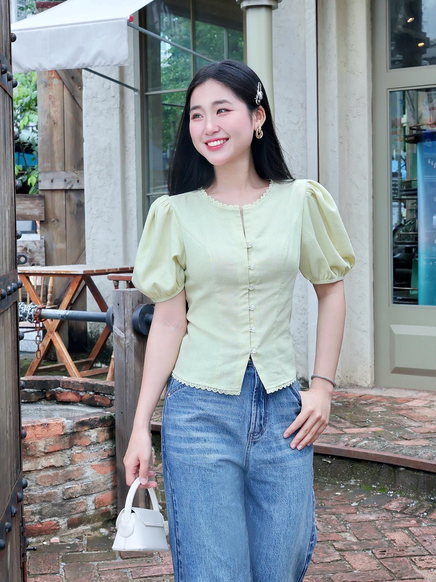  Áo decoup tay phồng cổ tròn viền ren 