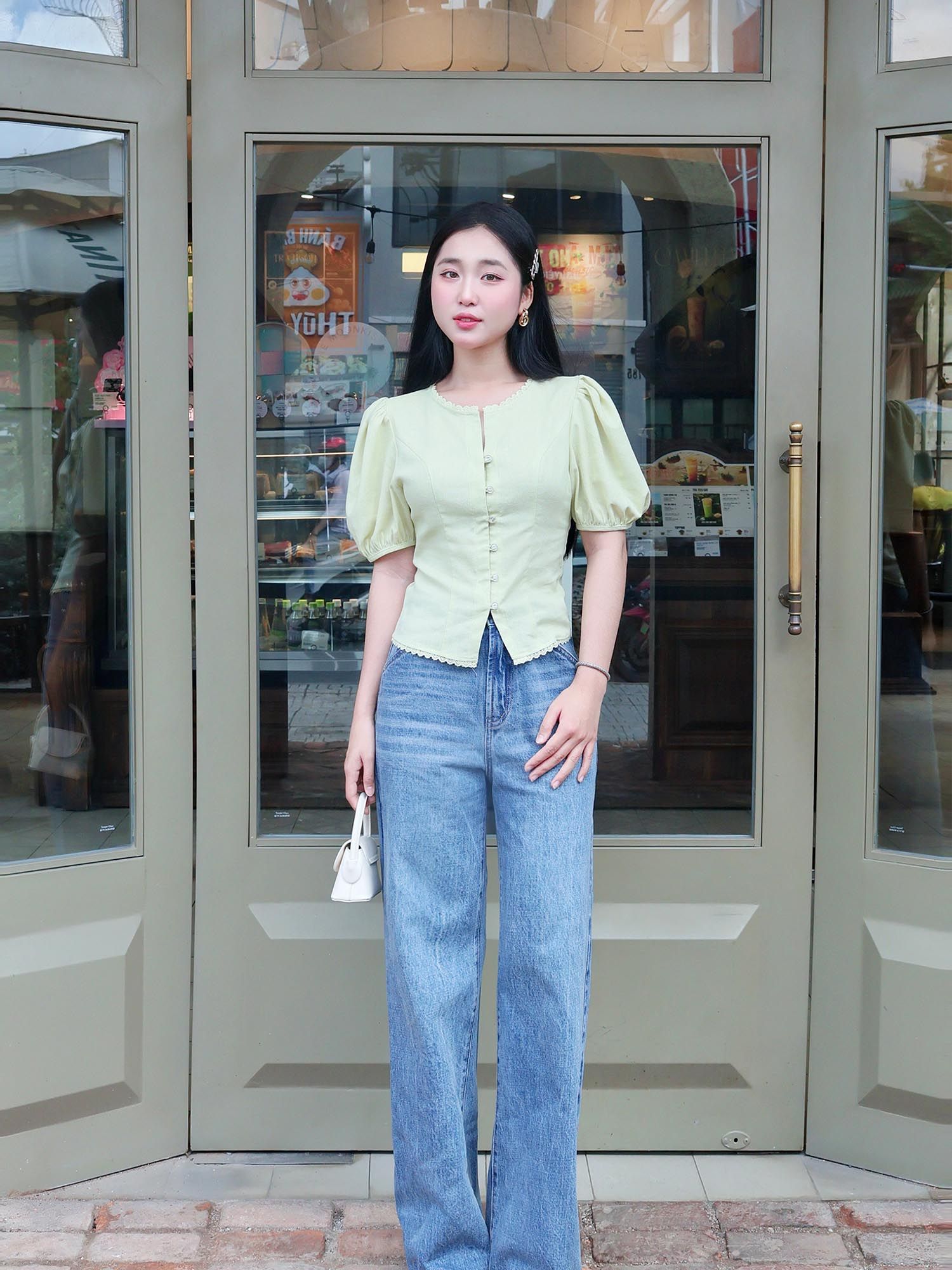  Áo decoup tay phồng cổ tròn viền ren 