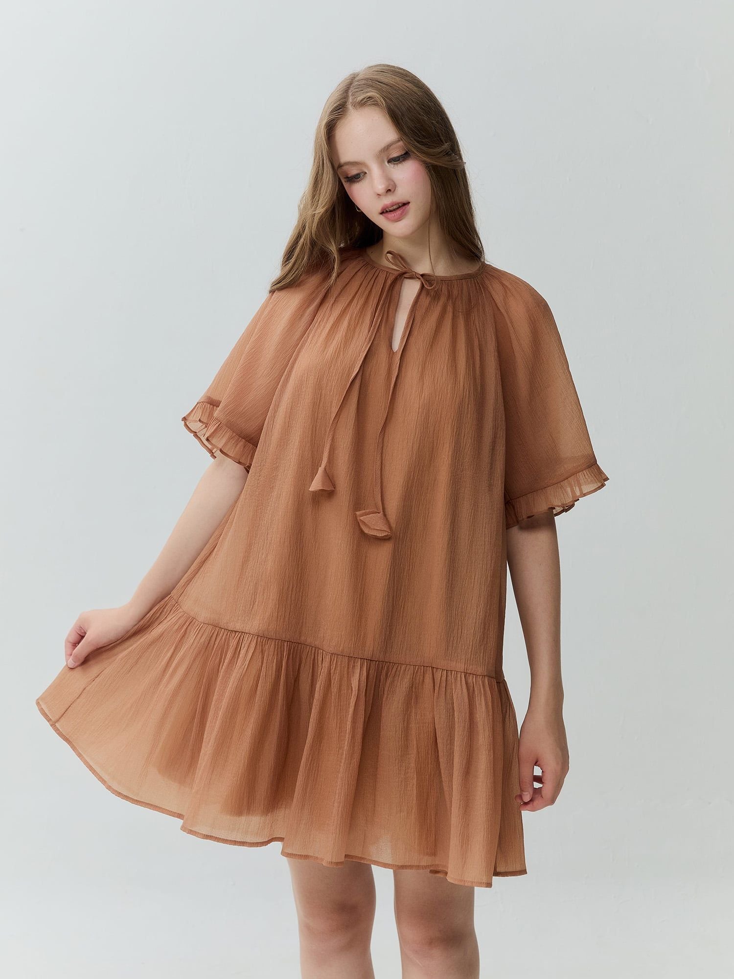  Đầm form rộng phối bèo thắt nơ 