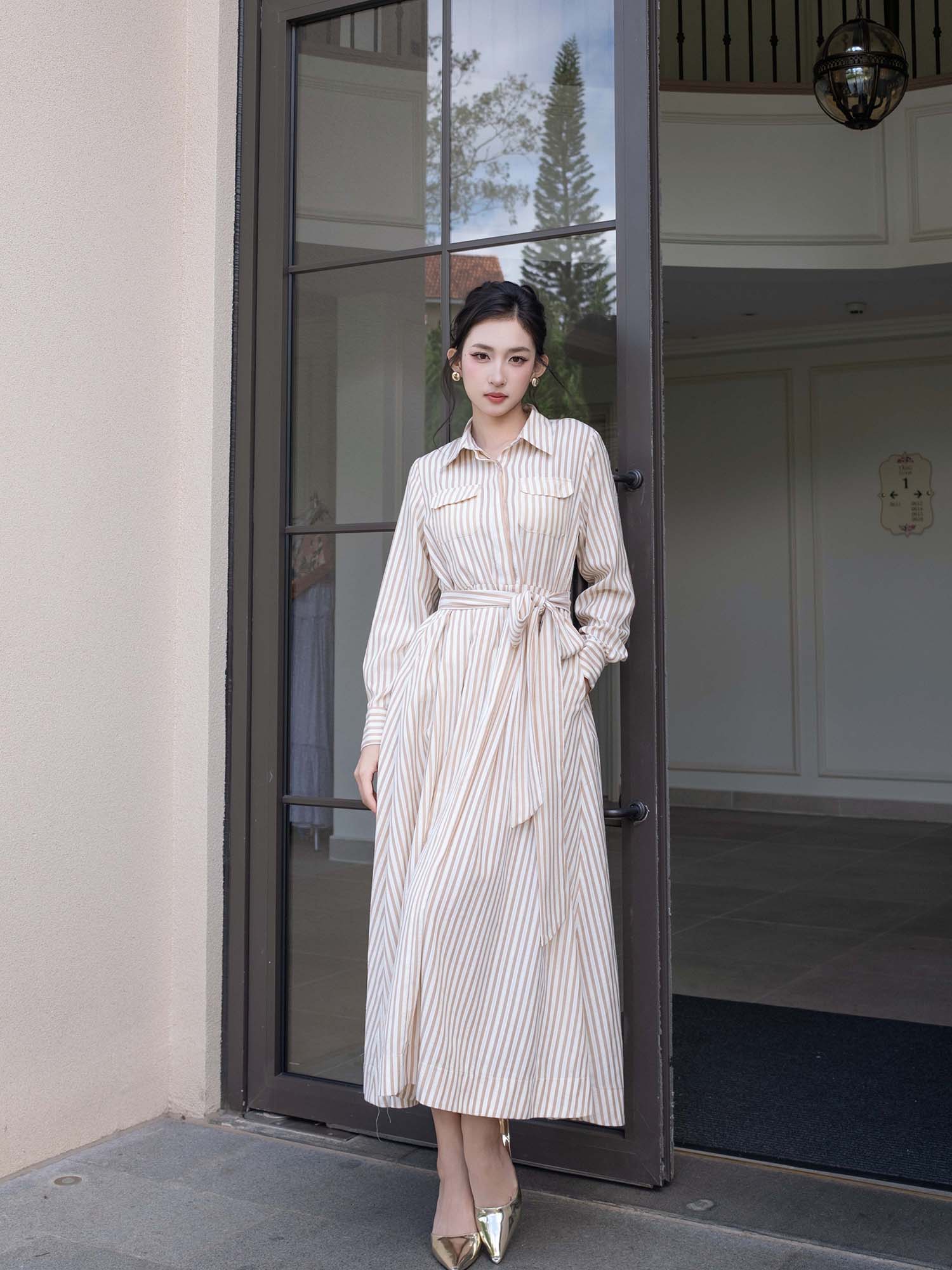 Đầm dài sọc phối túi dây eo cách điệu