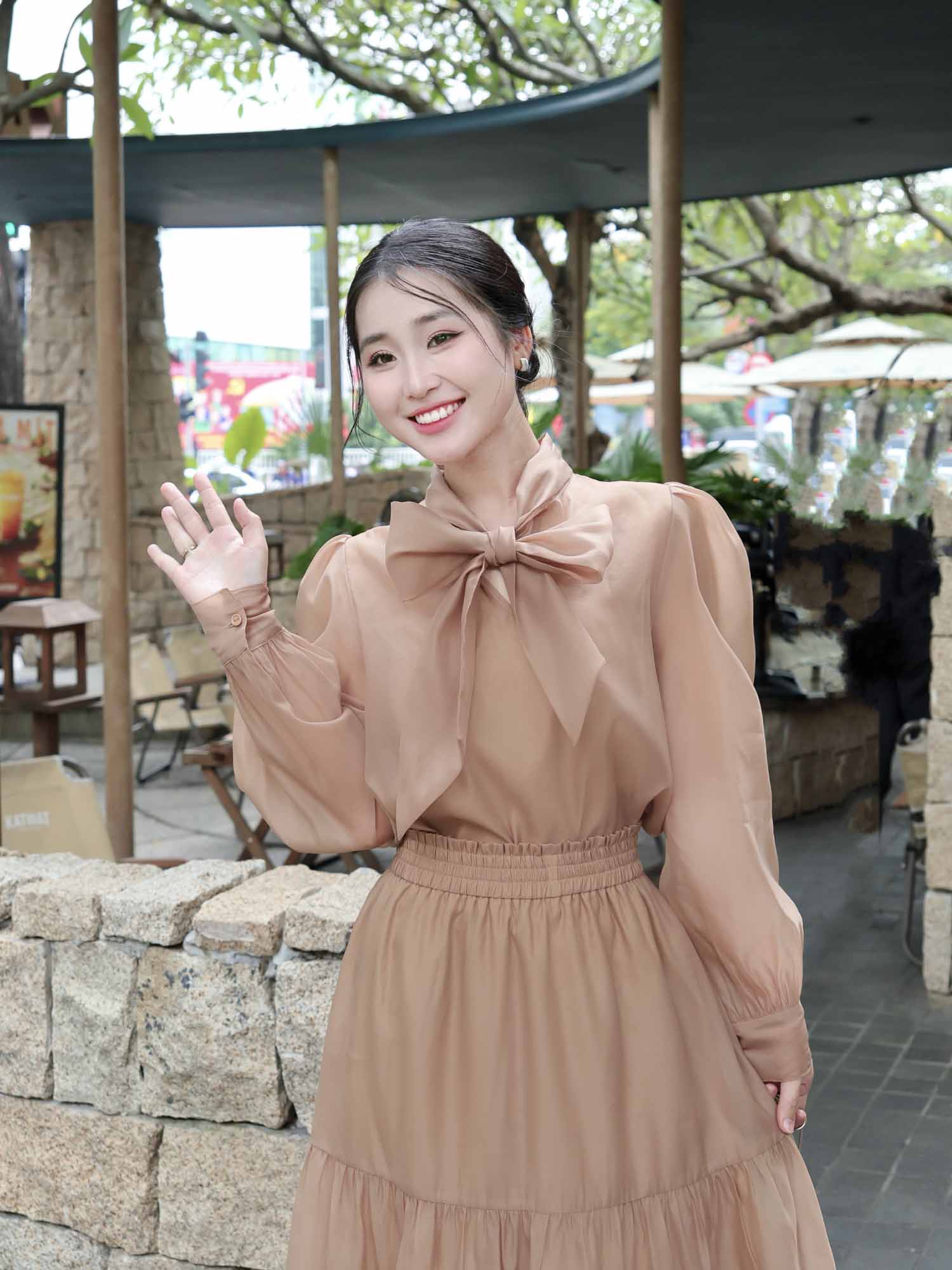 Áo sơ mi dây nơ cổ phối lót