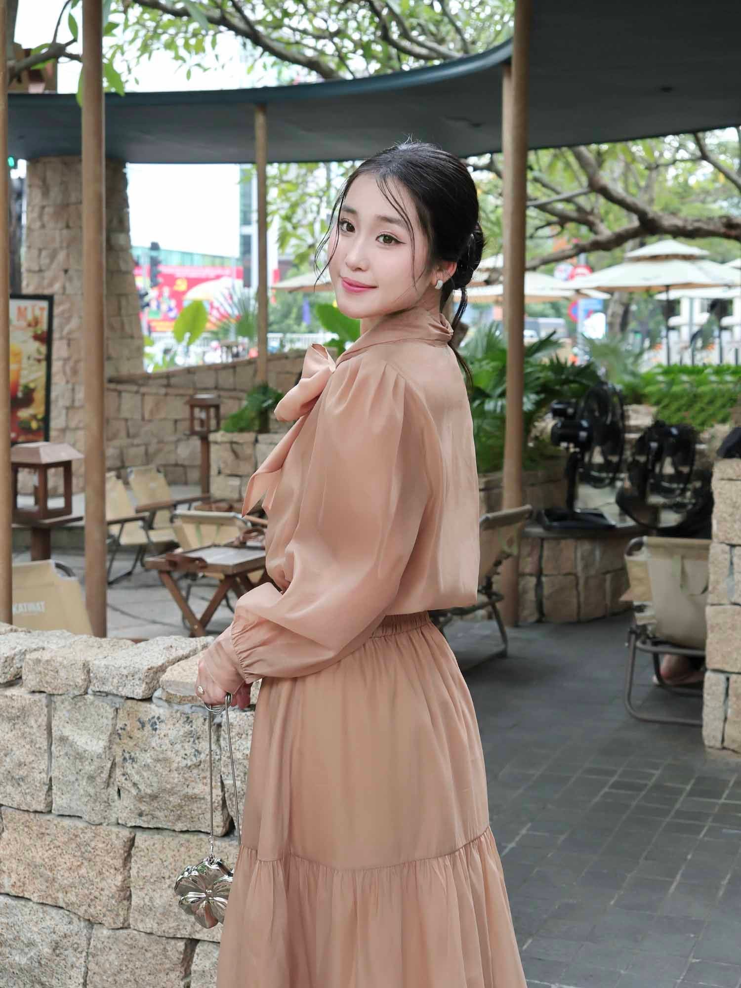  Áo sơ mi dây nơ cổ phối lót 