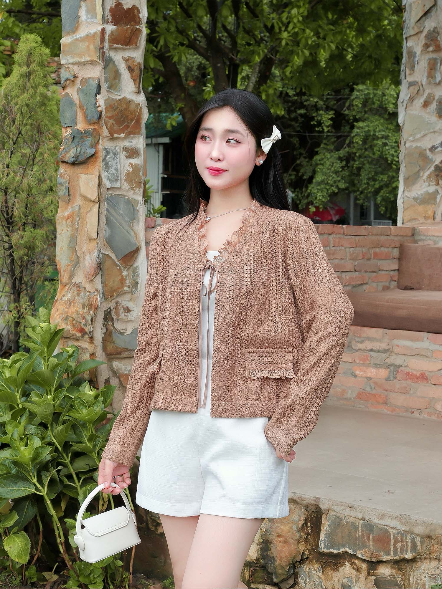 Áo khoác ren lớp nắp túi