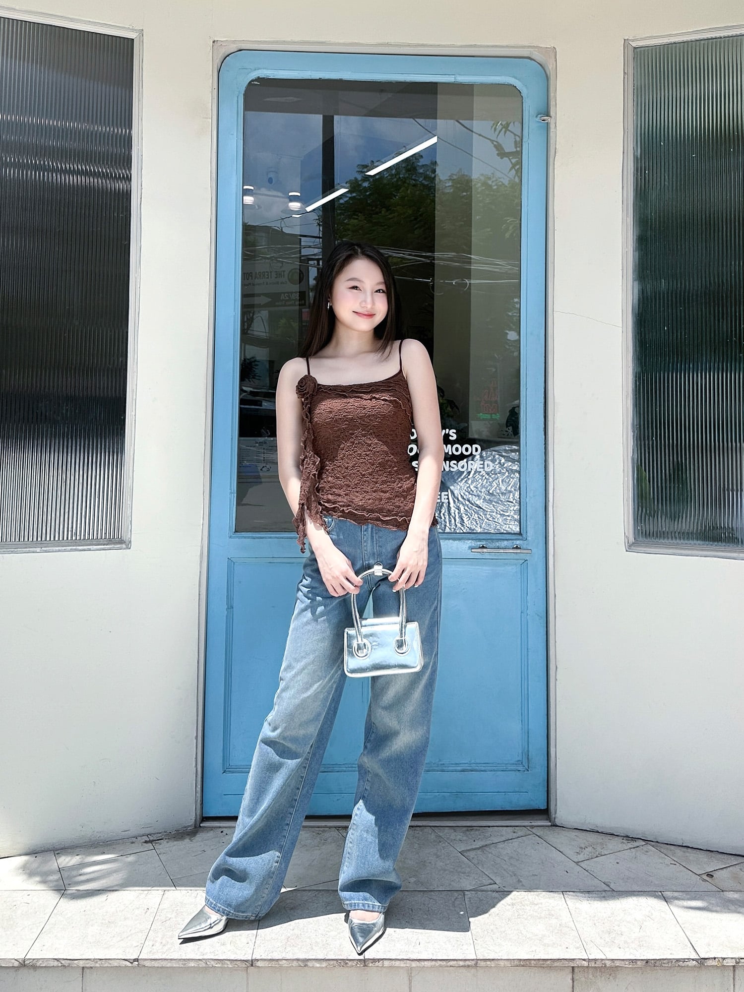 Áo 2 dây vạt chéo đính hoa tua rua