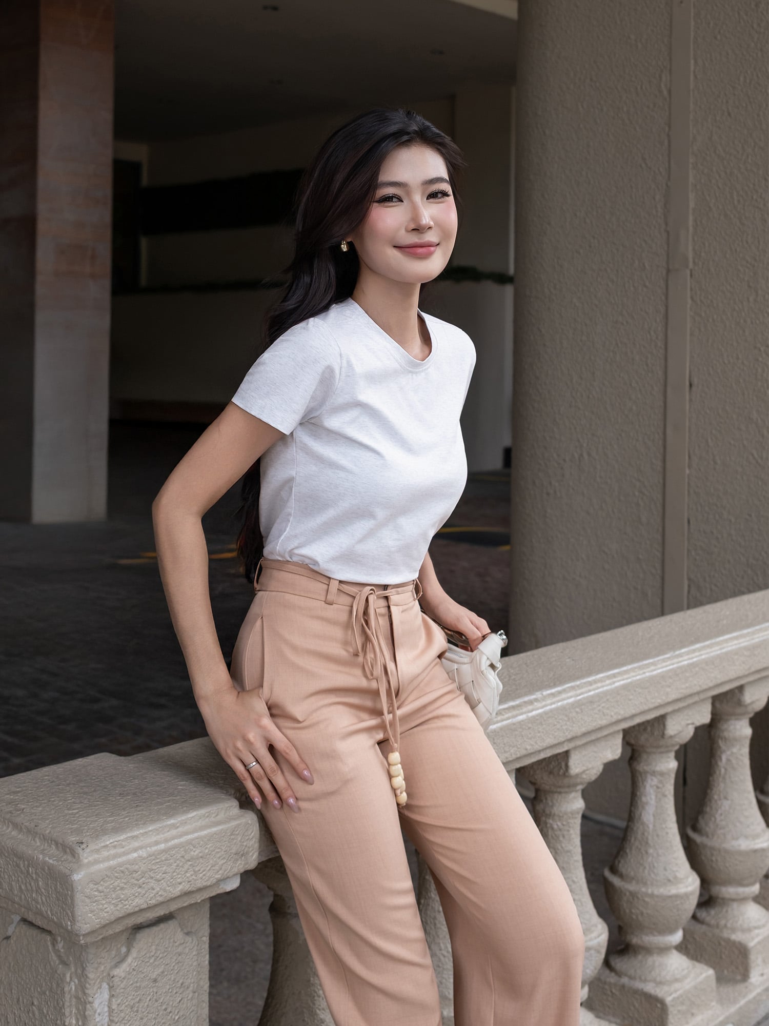 Quần tây ống suông luồn dây lưng gắn hạt gỗ