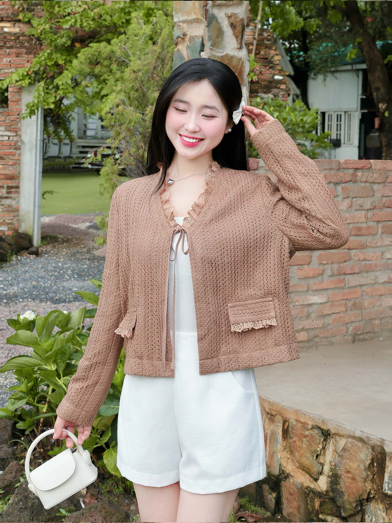 Áo khoác ren lớp nắp túi