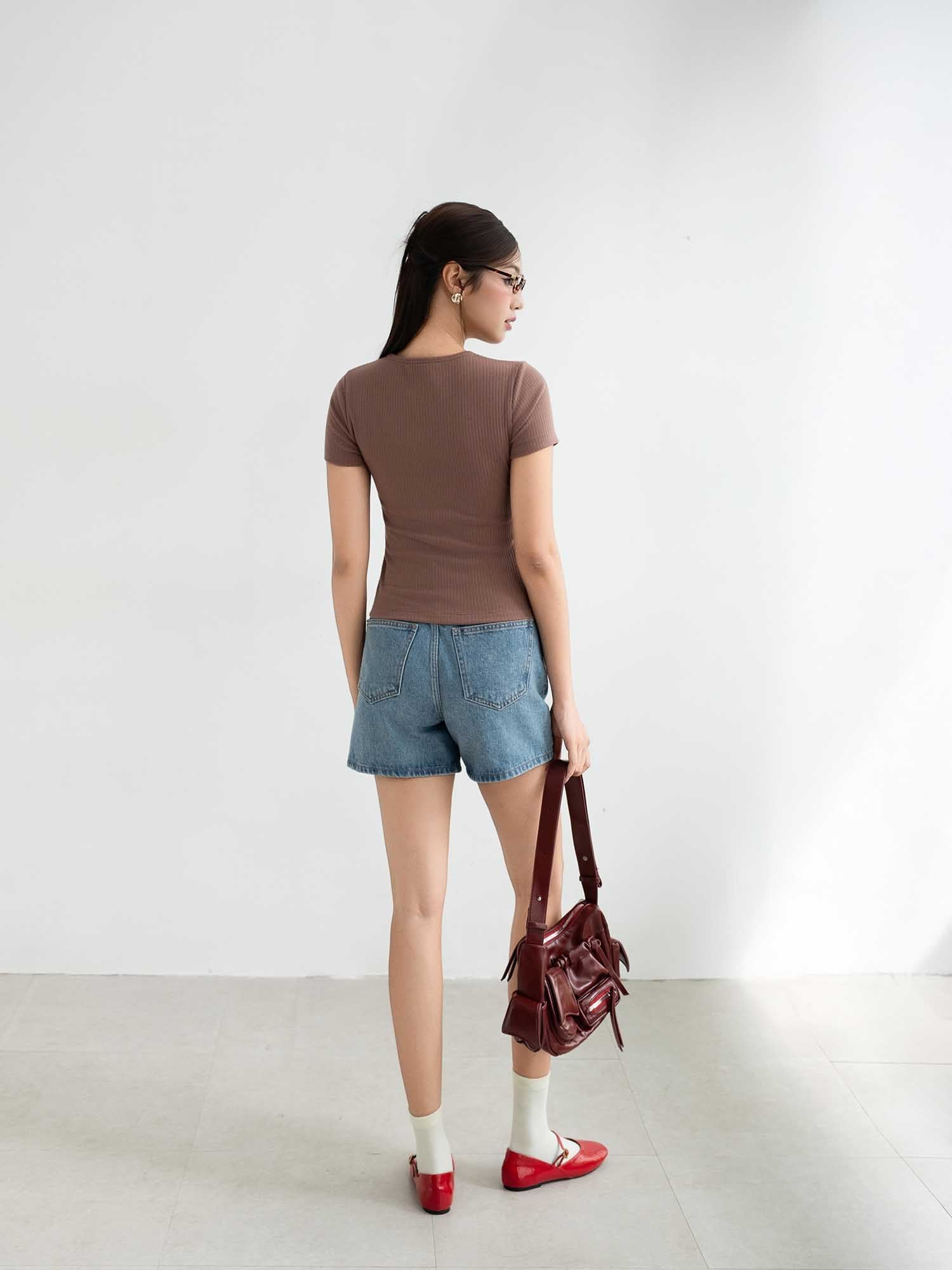  Áo thun cổ tròn gài nút 