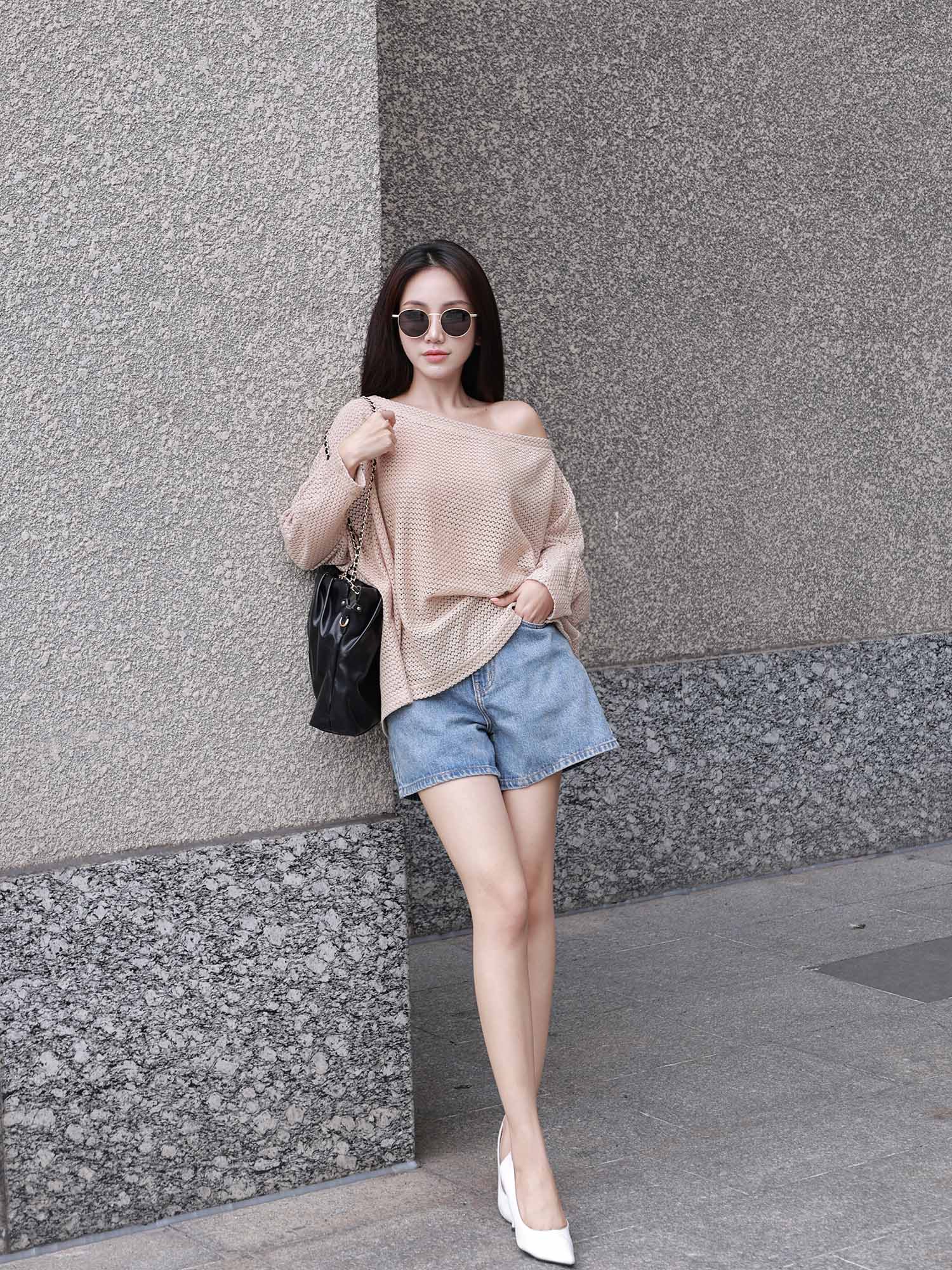 Áo lưới oversize cổ thuyền