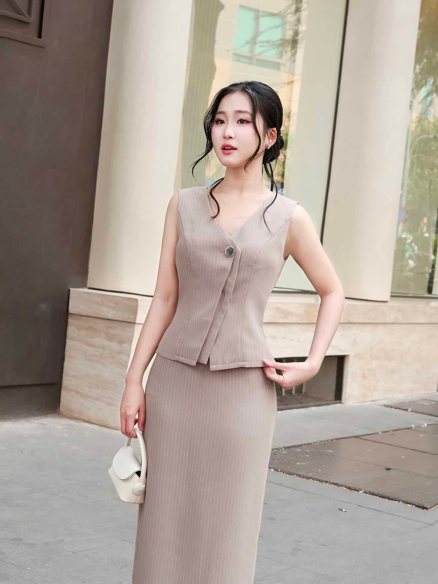 Áo gile bố sọc vạt chéo