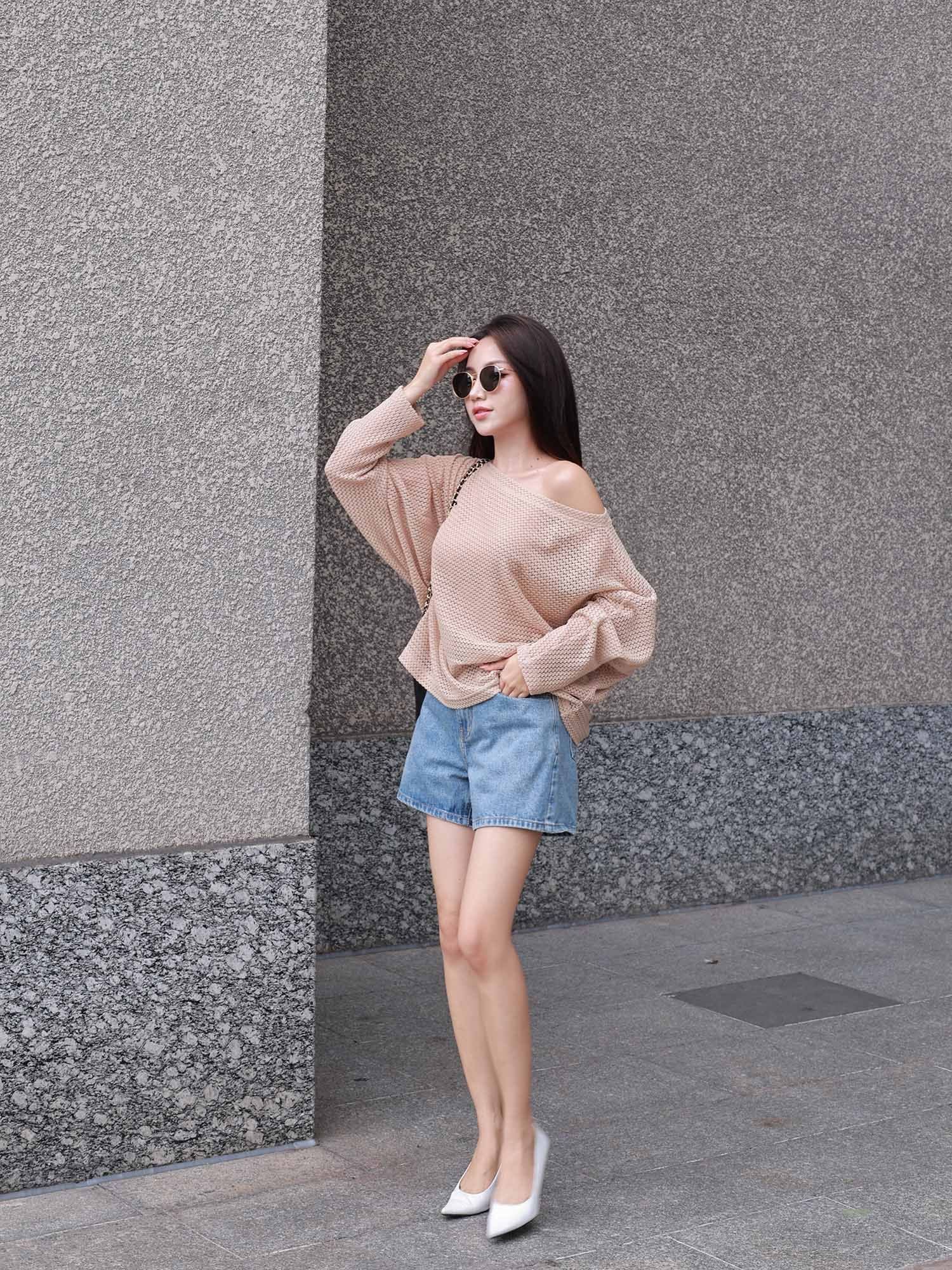  Áo lưới oversize cổ thuyền 