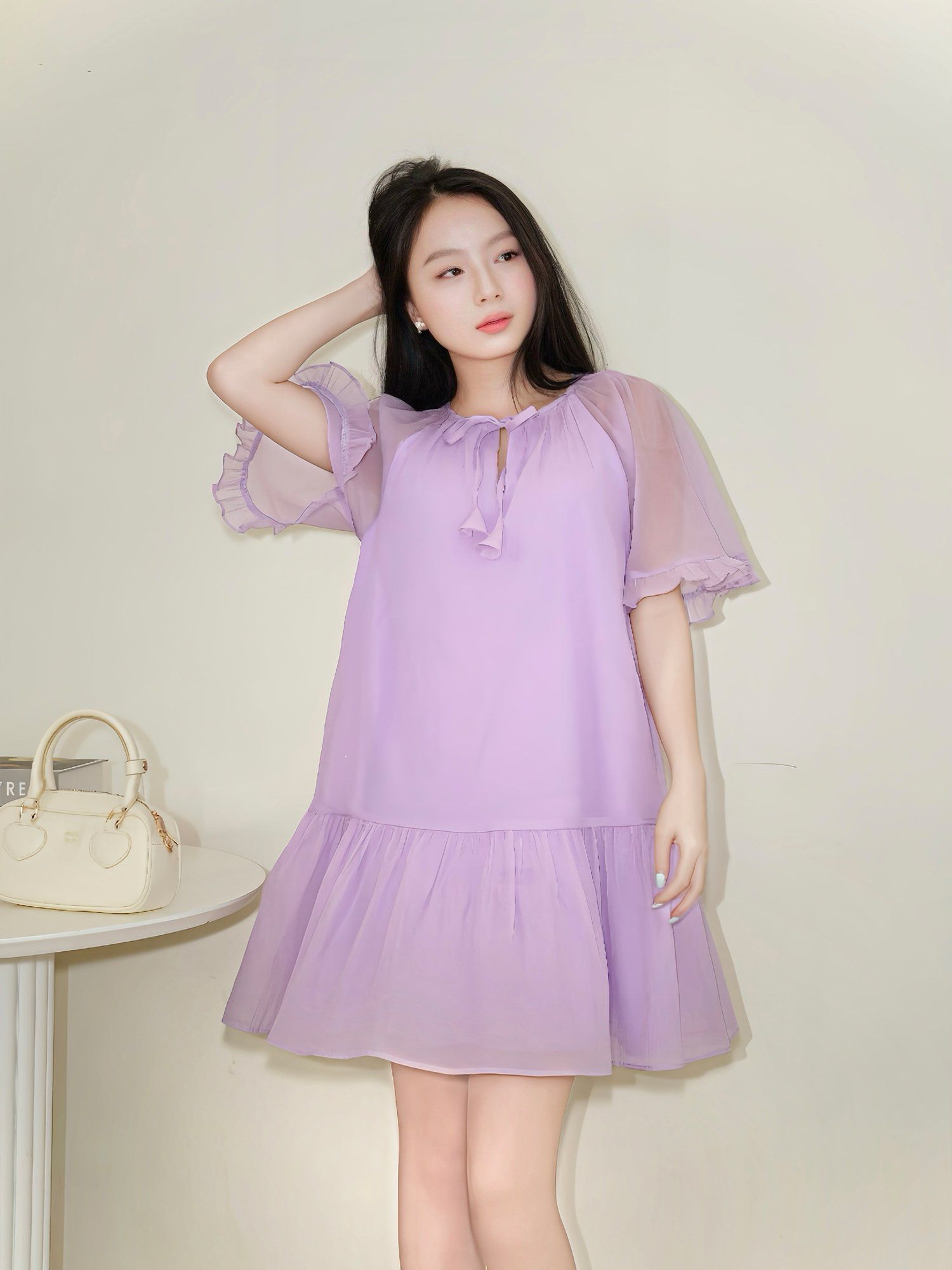  Đầm form rộng phối bèo thắt nơ 