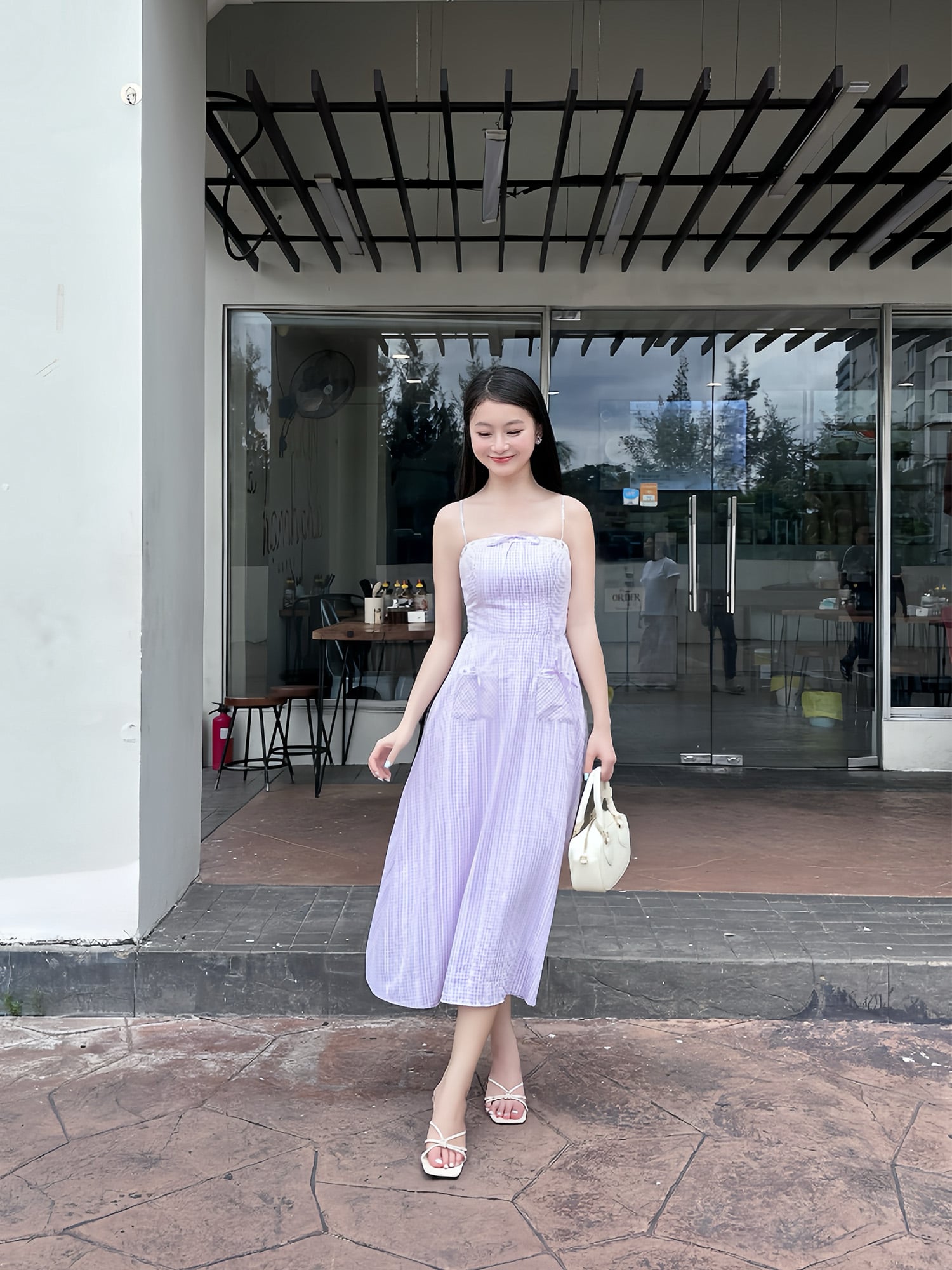 Đầm dài dây vai ren ngực đính nơ