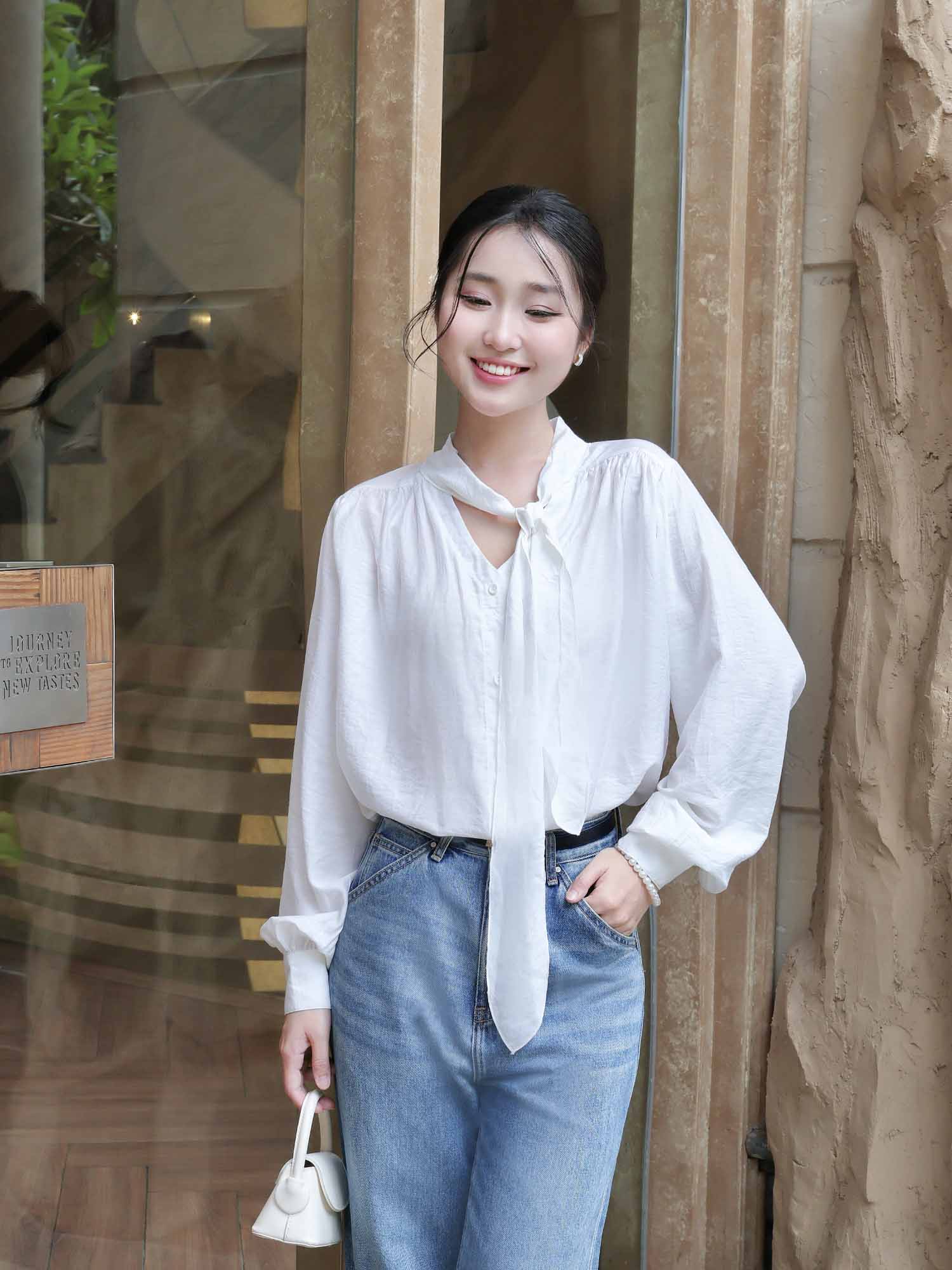 Áo sơ mi cổ tim thắt nơ