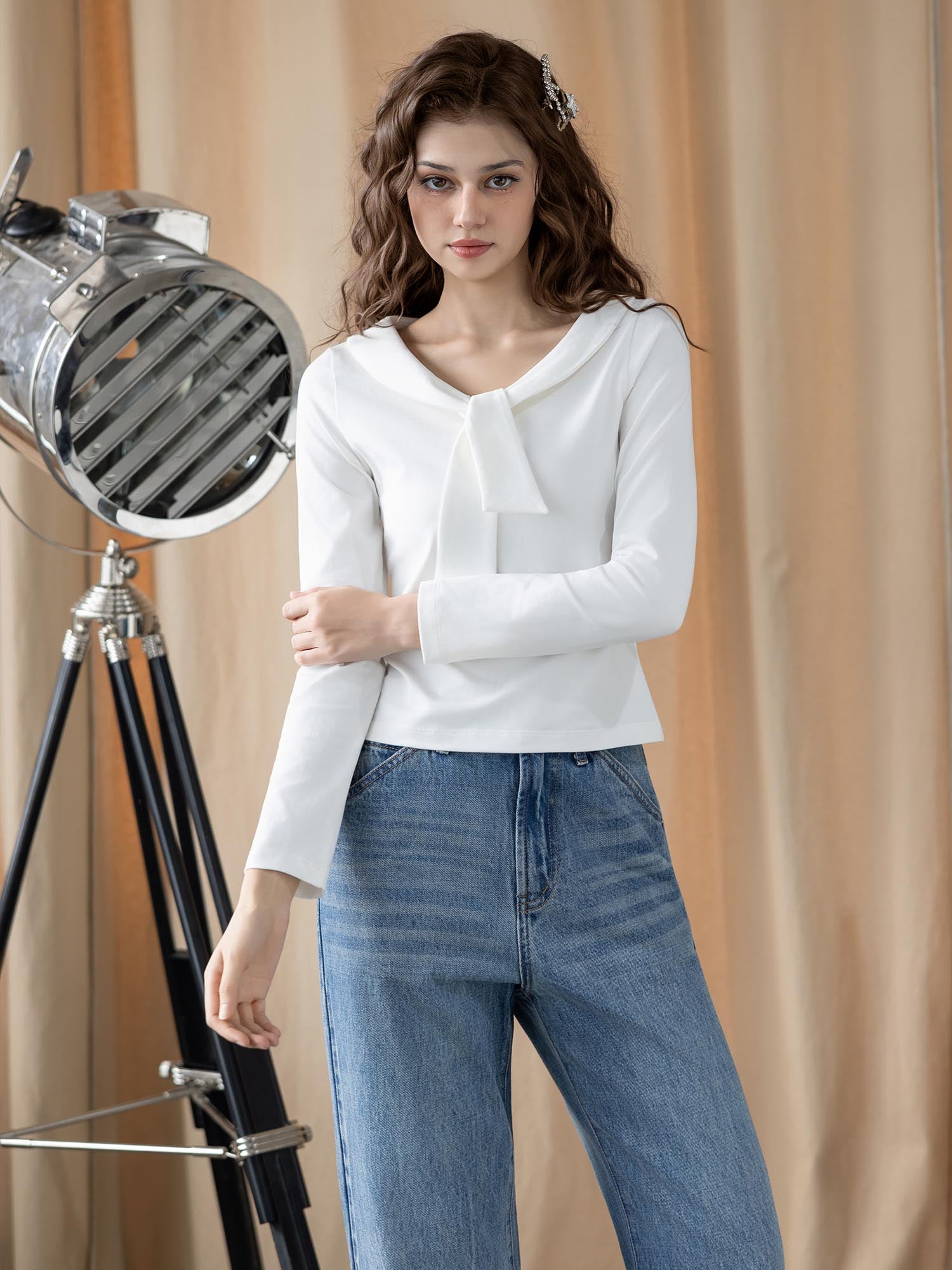 Áo thun lá cổ liền nơ