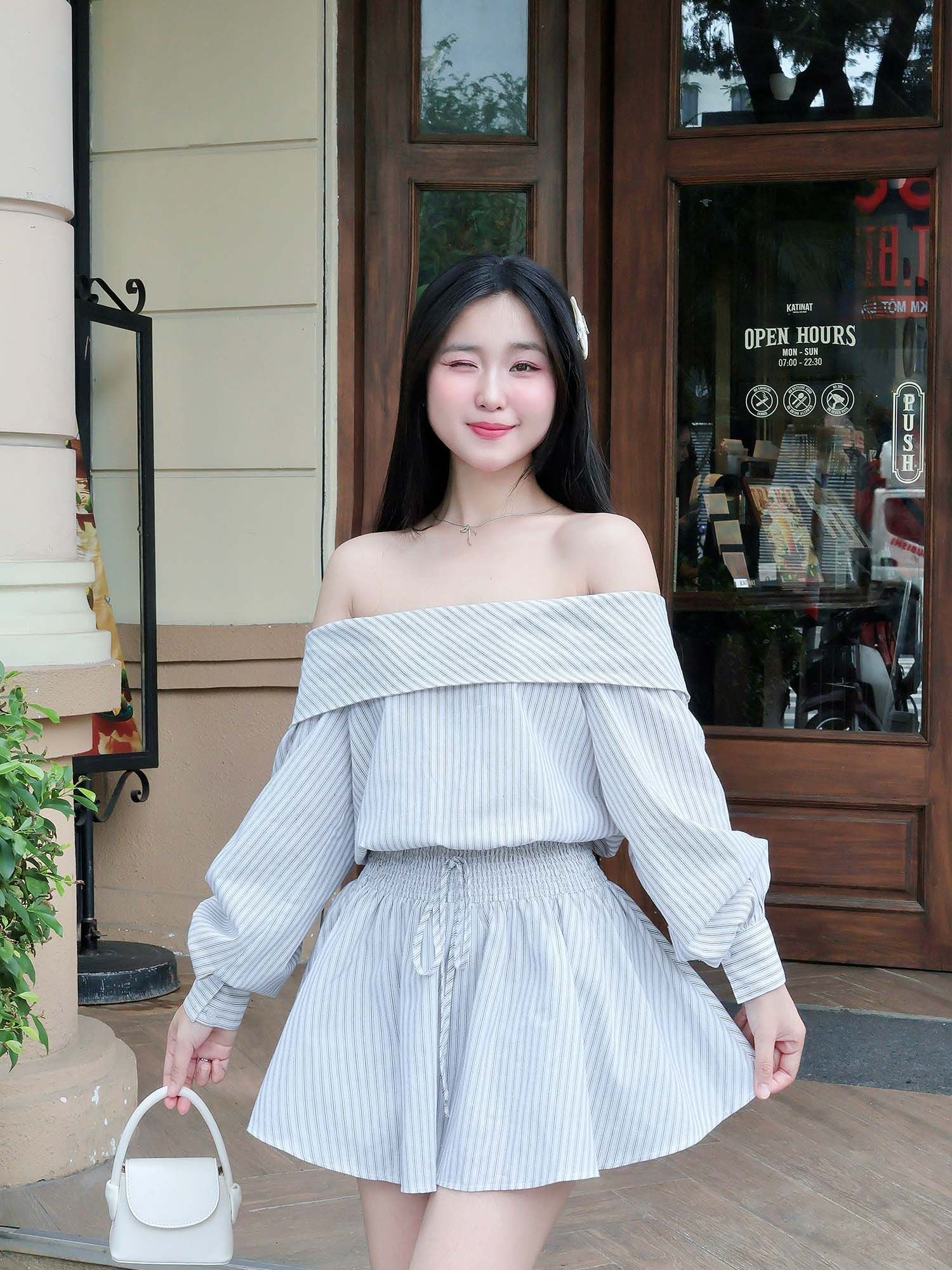  Đầm sọc bẹt vai smocking eo 