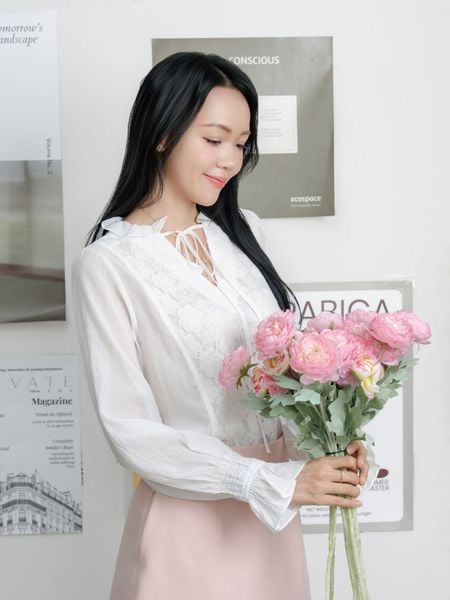  Áo kiểu sơ mi tơ xước phối ren 