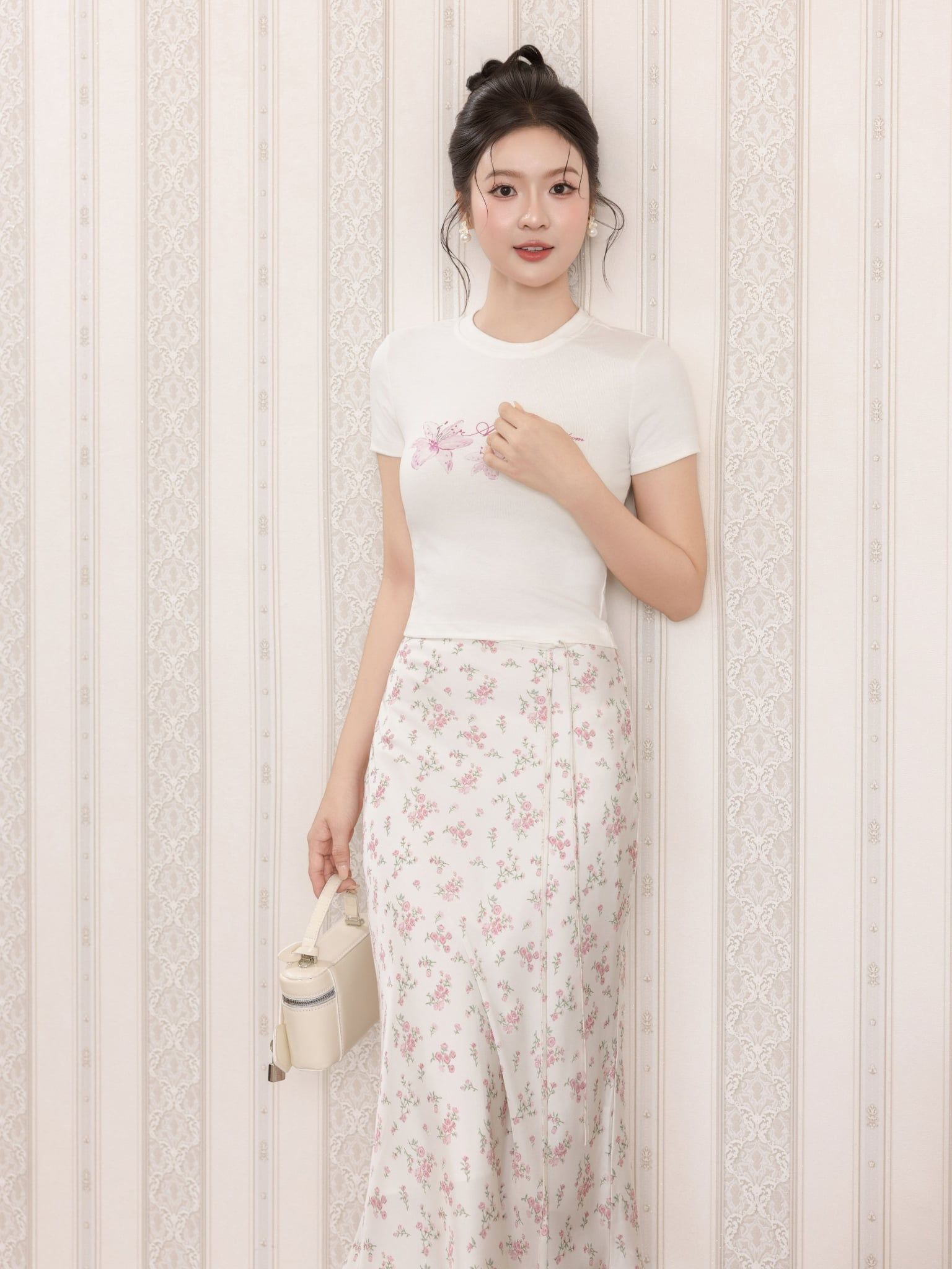  Áo babytee in hoa lily 