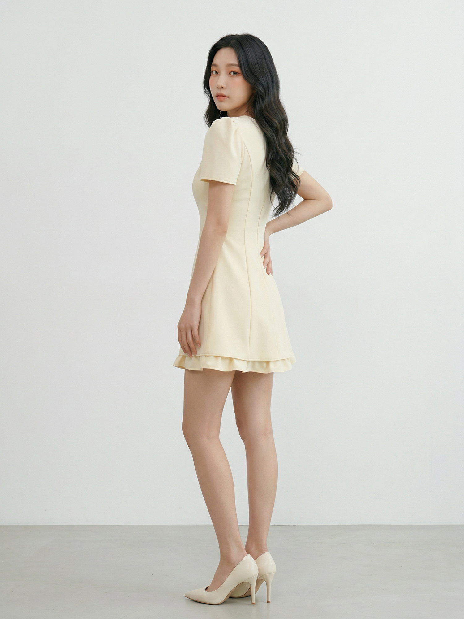 Đầm mini chữ A lai nhún