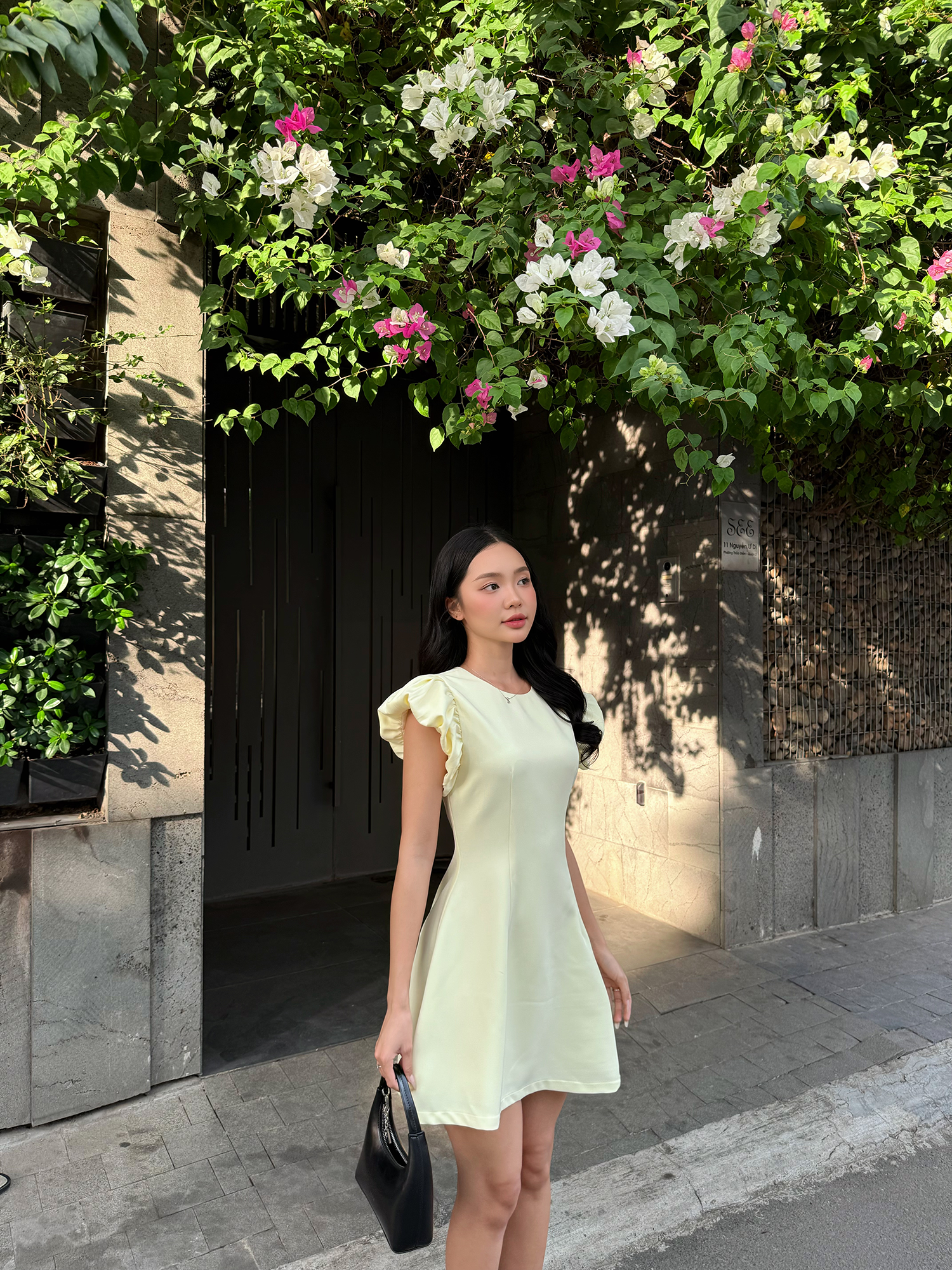  Đầm cơ bản tay phồng 