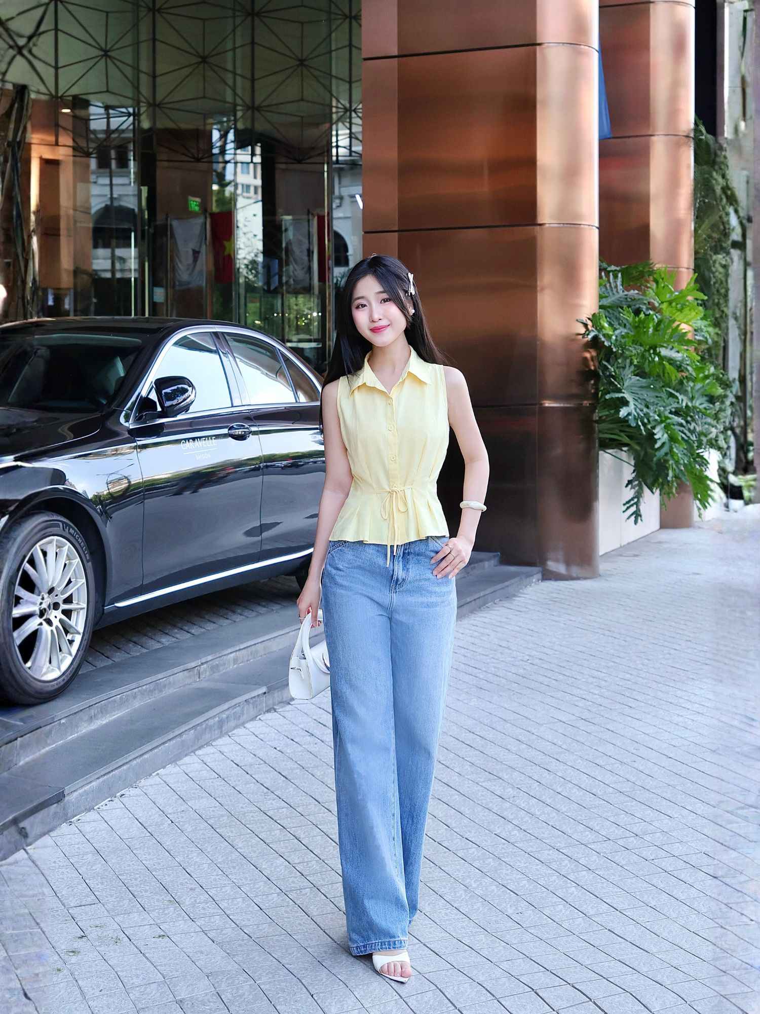 Áo linen sát nách chiết ly eo