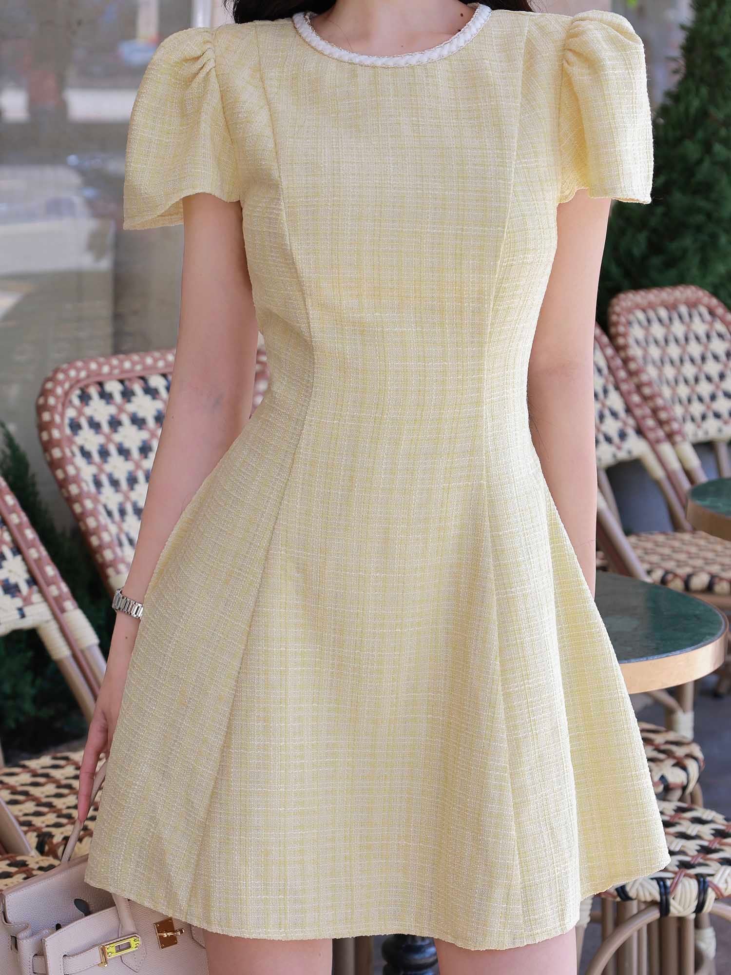  Đầm mini Tweed ngắn xoè 