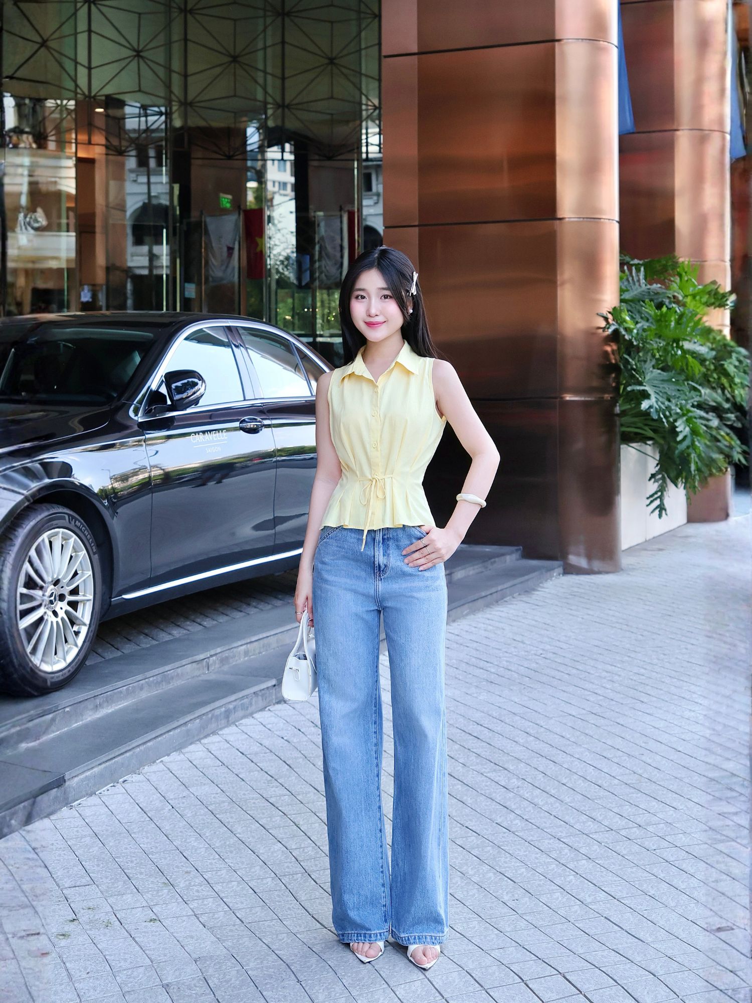 Áo linen sát nách chiết ly eo