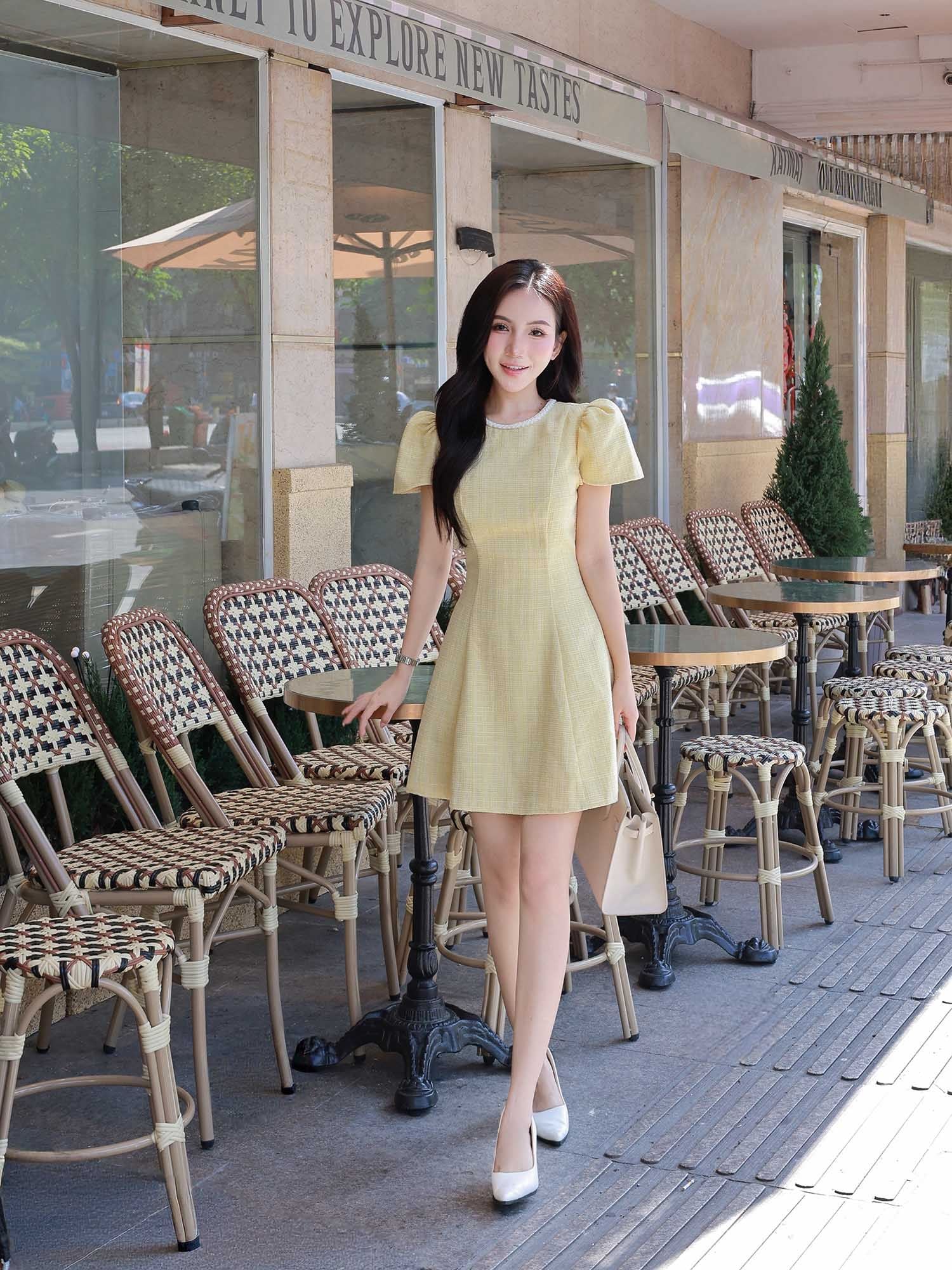  Đầm mini Tweed ngắn xoè 