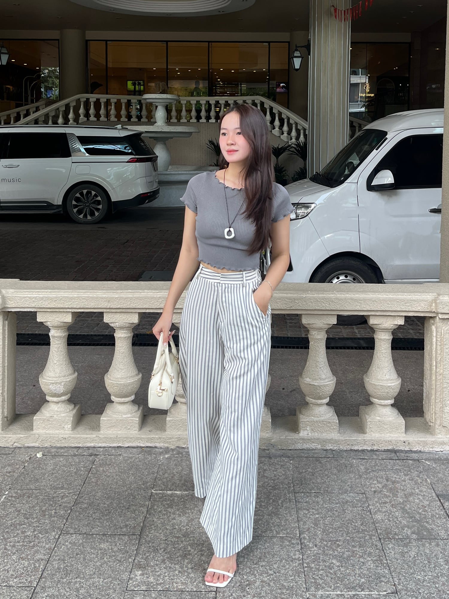 Quần dài ống suông vải sọc