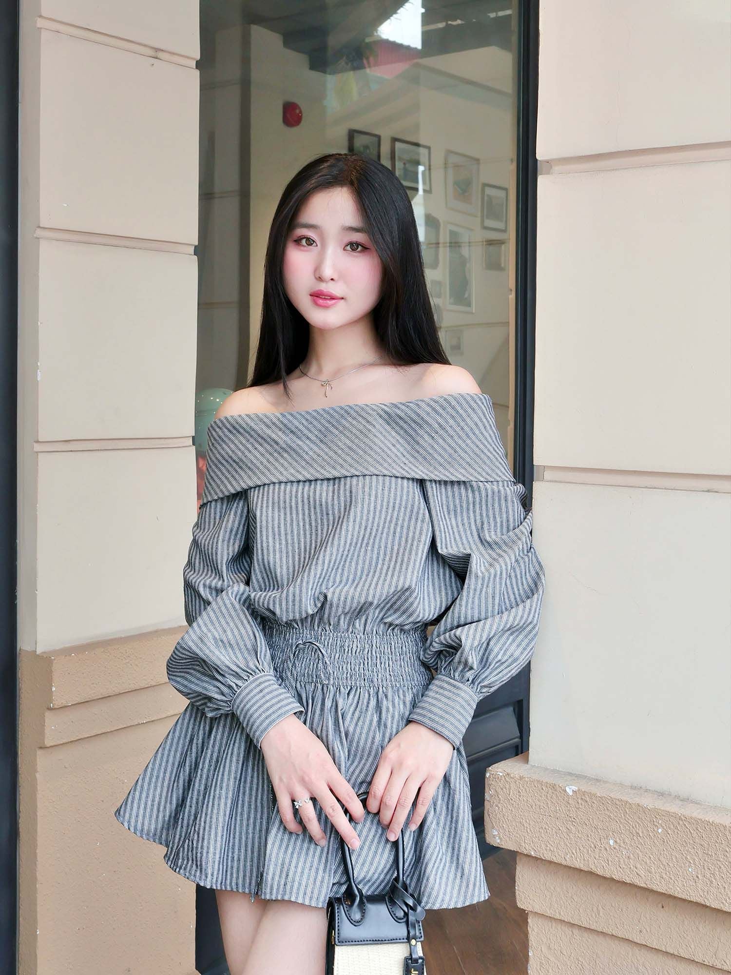  Đầm sọc bẹt vai smocking eo 