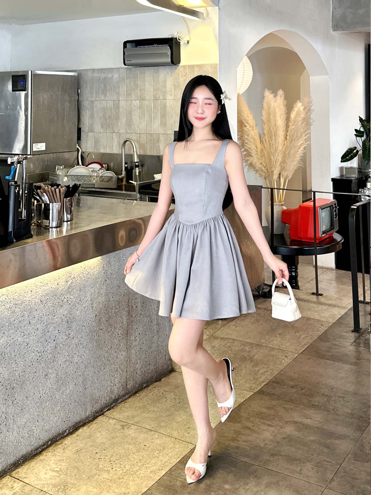  Đầm ngắn basic họa tiết nơ 