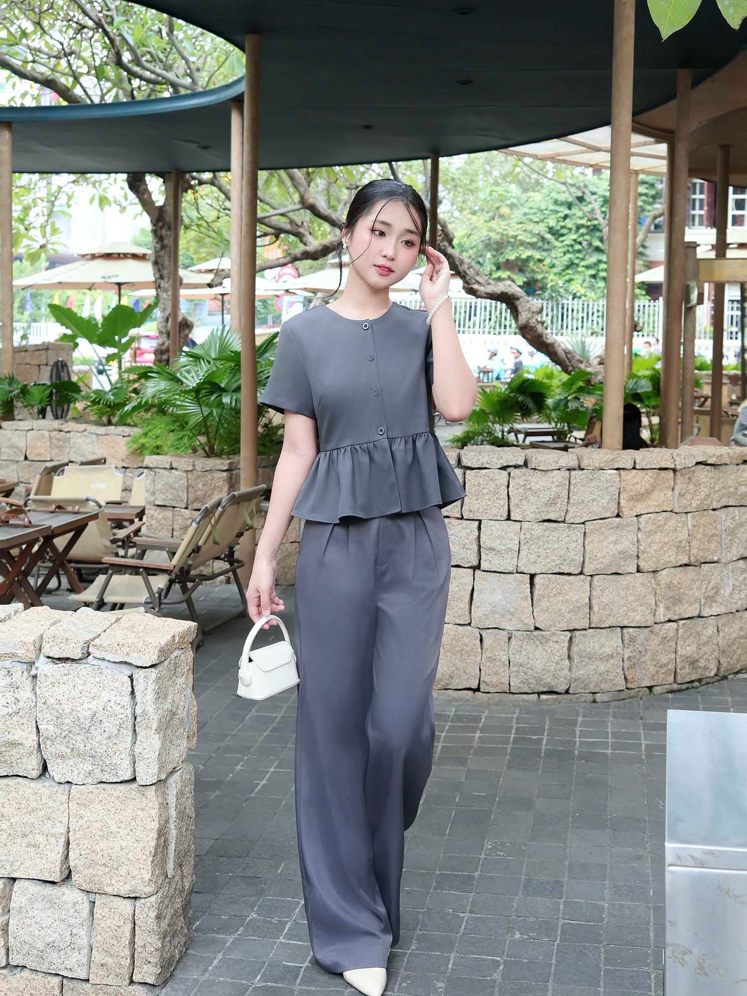  Áo cổ tròn nhún eo cơ bản 