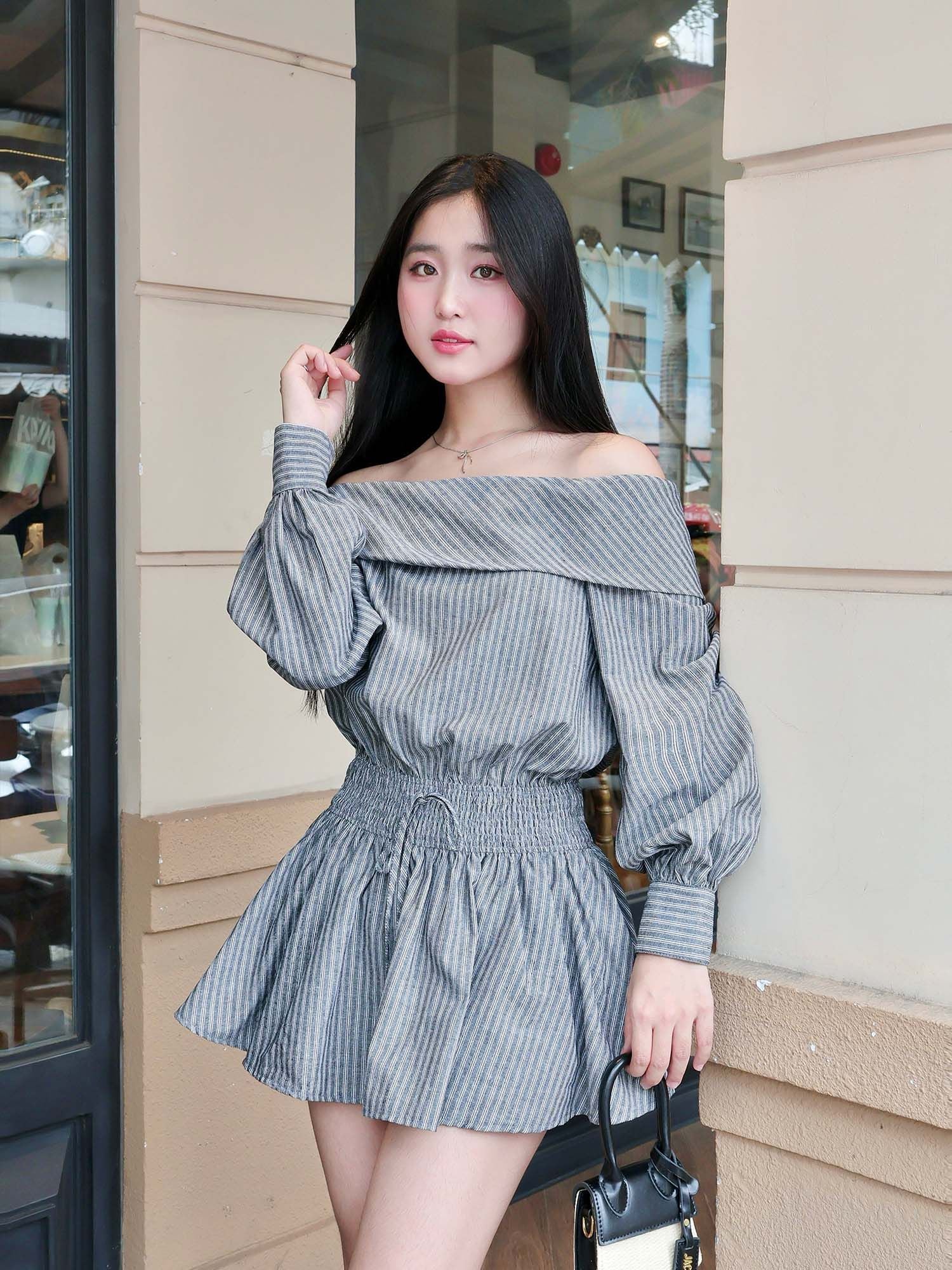  Đầm sọc bẹt vai smocking eo 