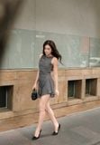  Đầm mini sát nách xếp ly eo 