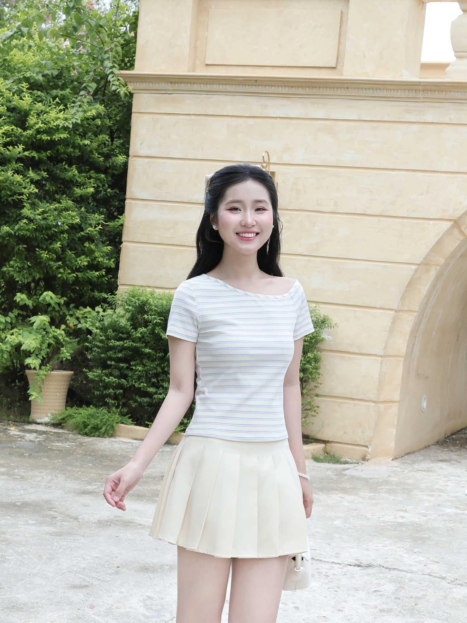 Áo thun sọc viền cổ