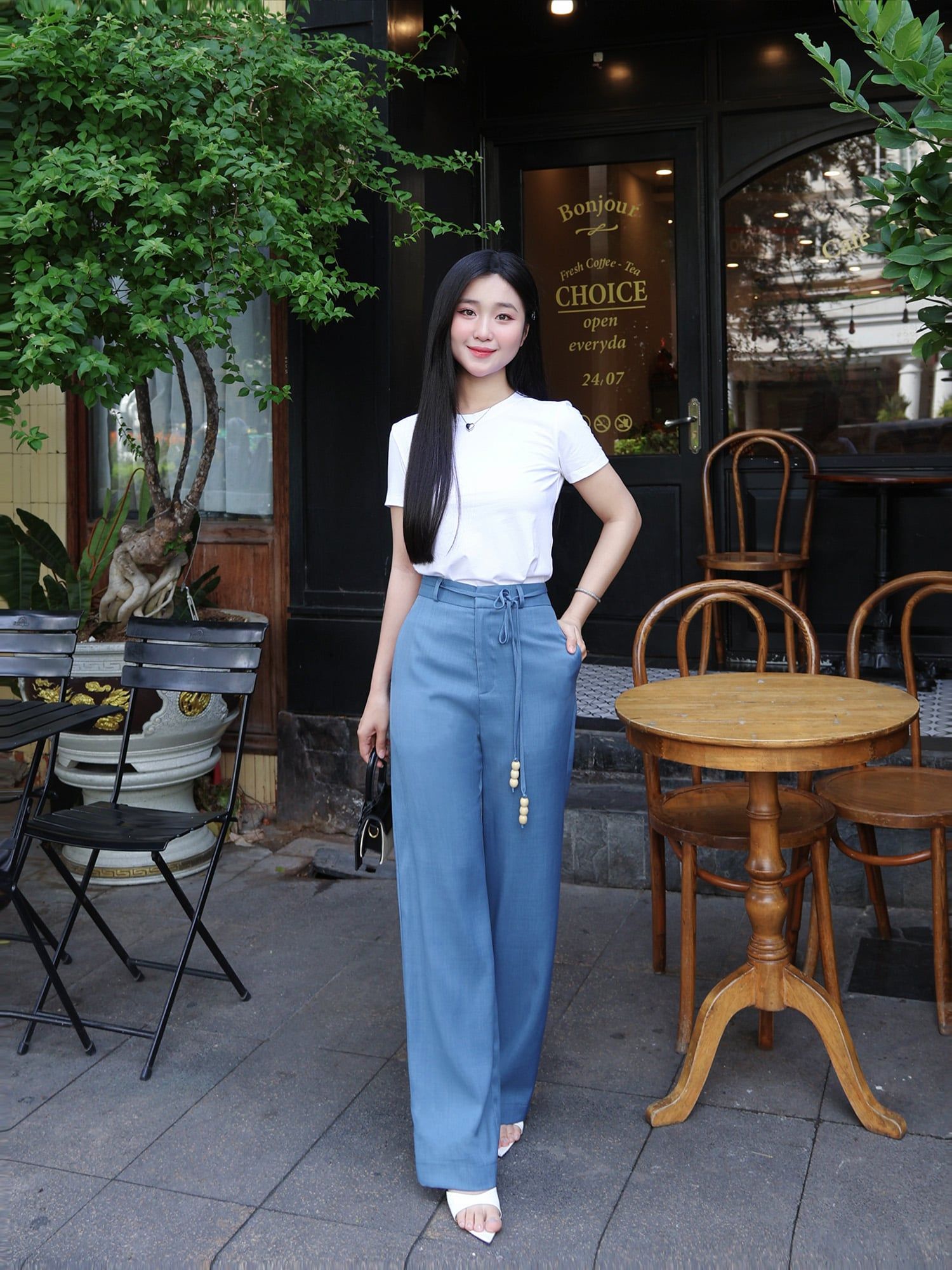  Quần tây ống suông luồn dây lưng gắn hạt gỗ 