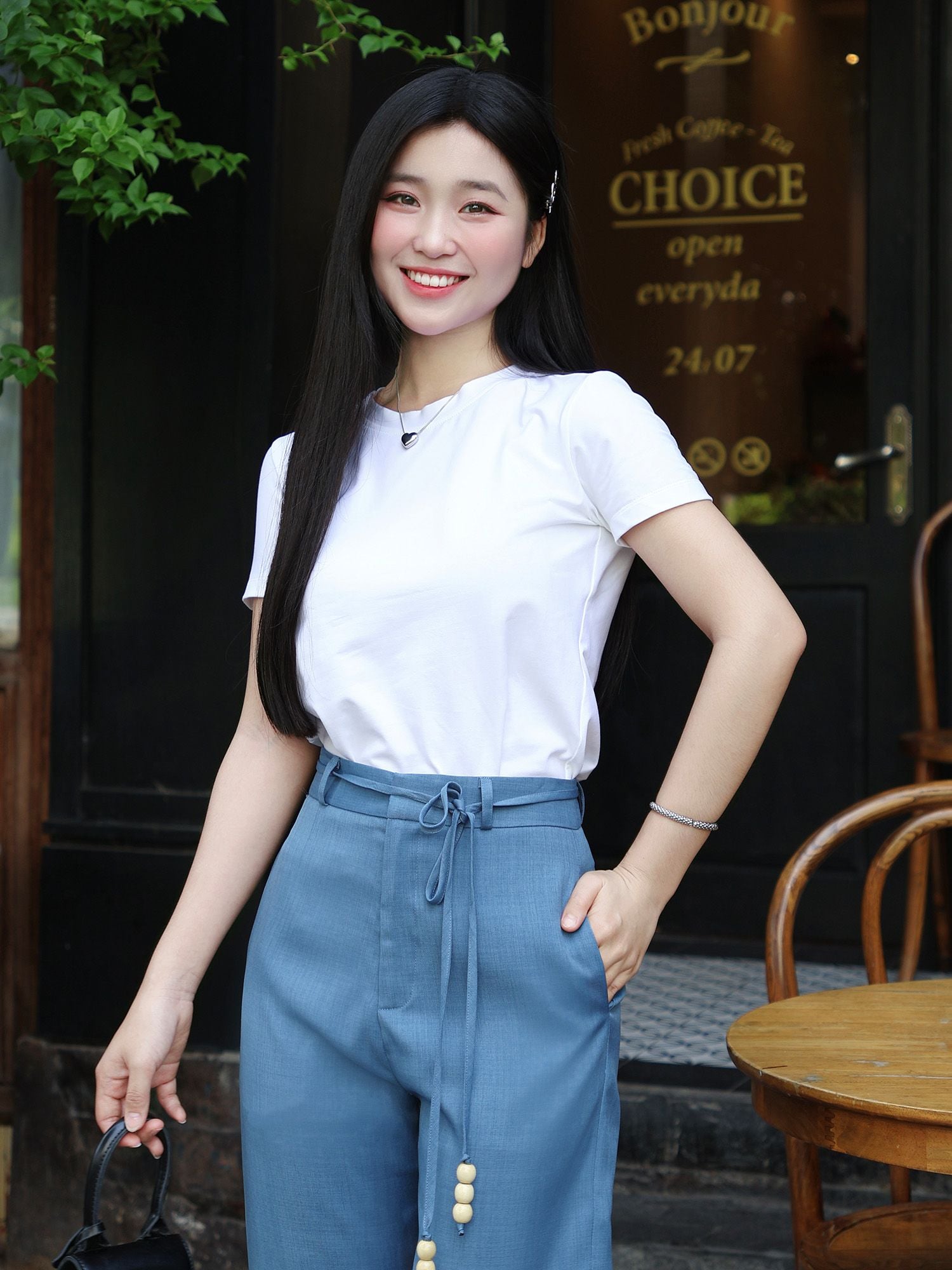  Quần tây ống suông luồn dây lưng gắn hạt gỗ 