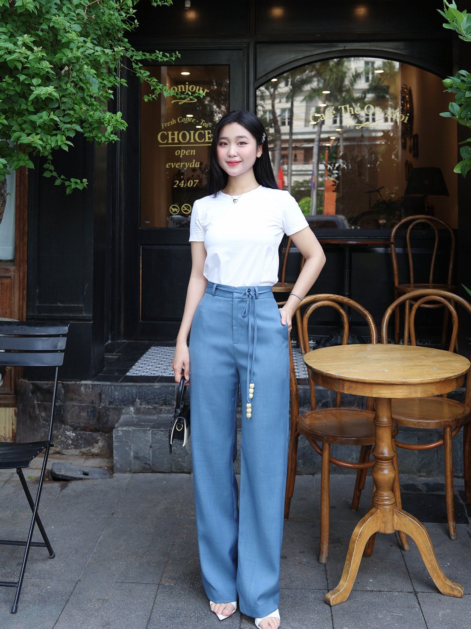  Quần tây ống suông luồn dây lưng gắn hạt gỗ 