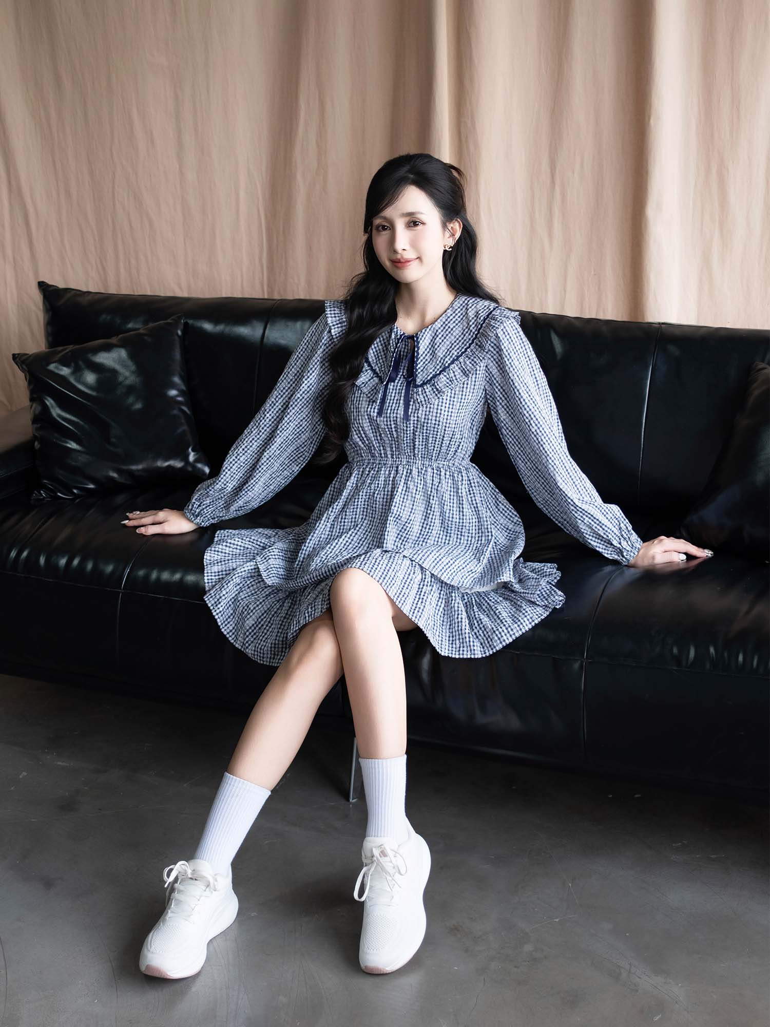 Đầm caro phối ren bèo cổ